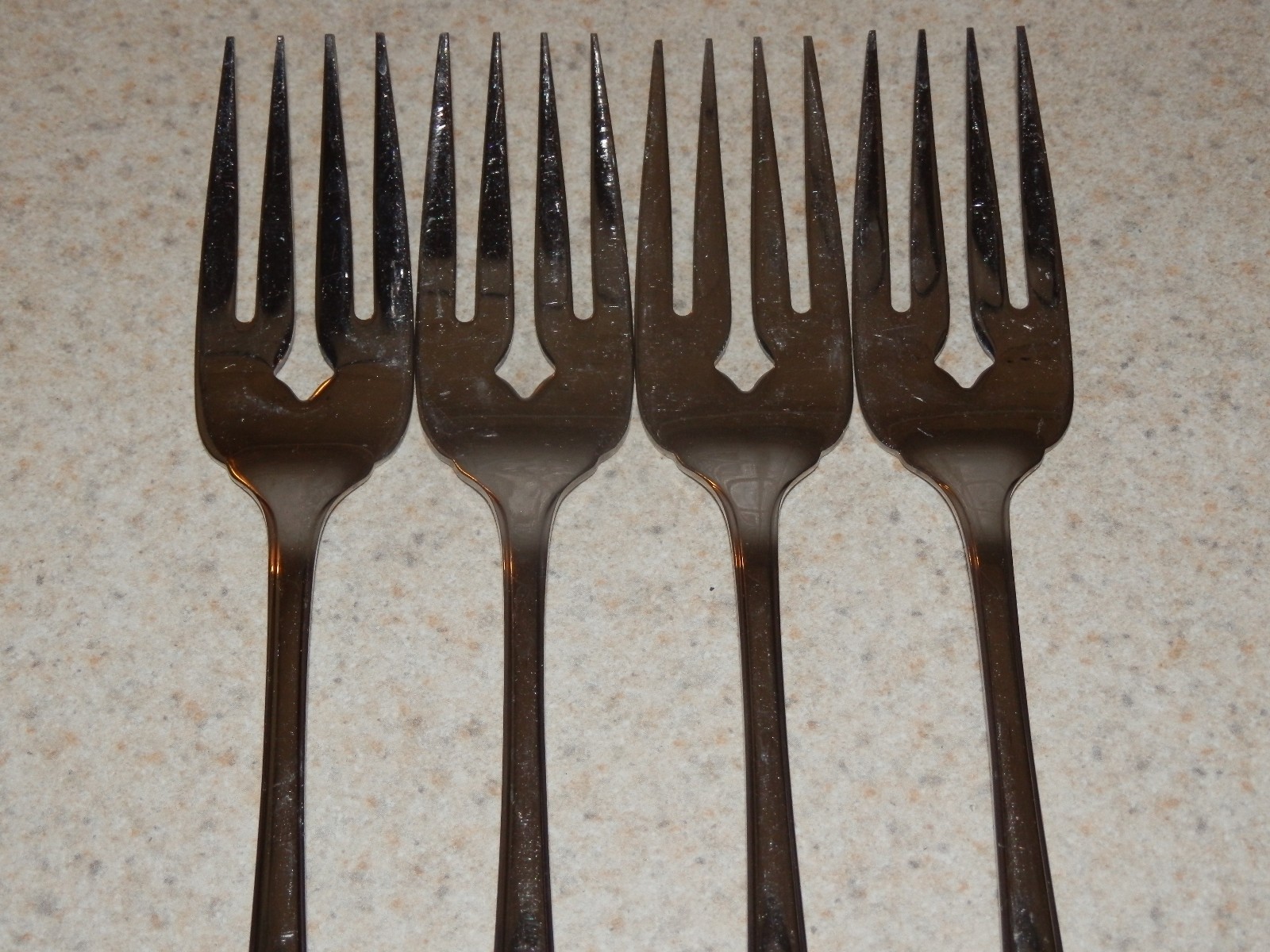 ONEIDA STAINLESS FLATWARE REPOSE 4 SALAD FORKS 6 3/4"