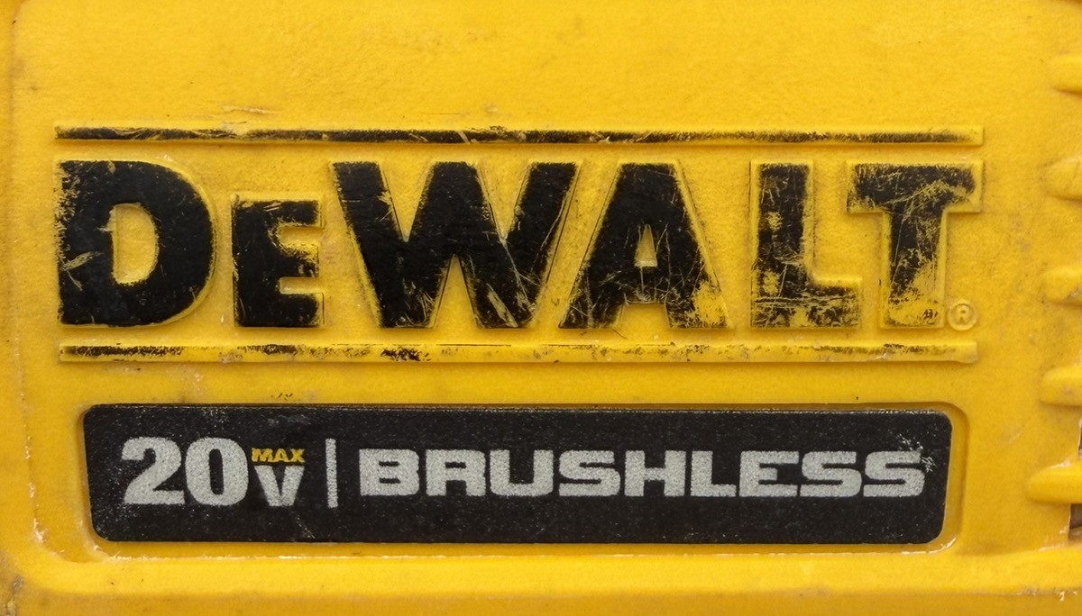 DEWALT ATOMIC 20V MAX* BRUSHLESS CORDLESS OSCILLATING MULTI-TOOL (CP2022384)