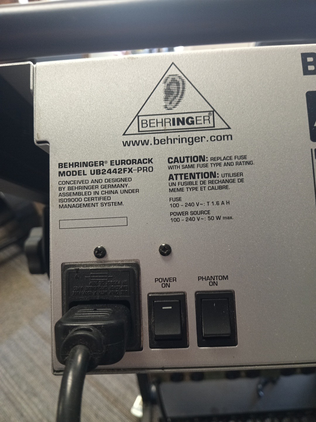 Behringer UB2442FX-PRO Mixing Console