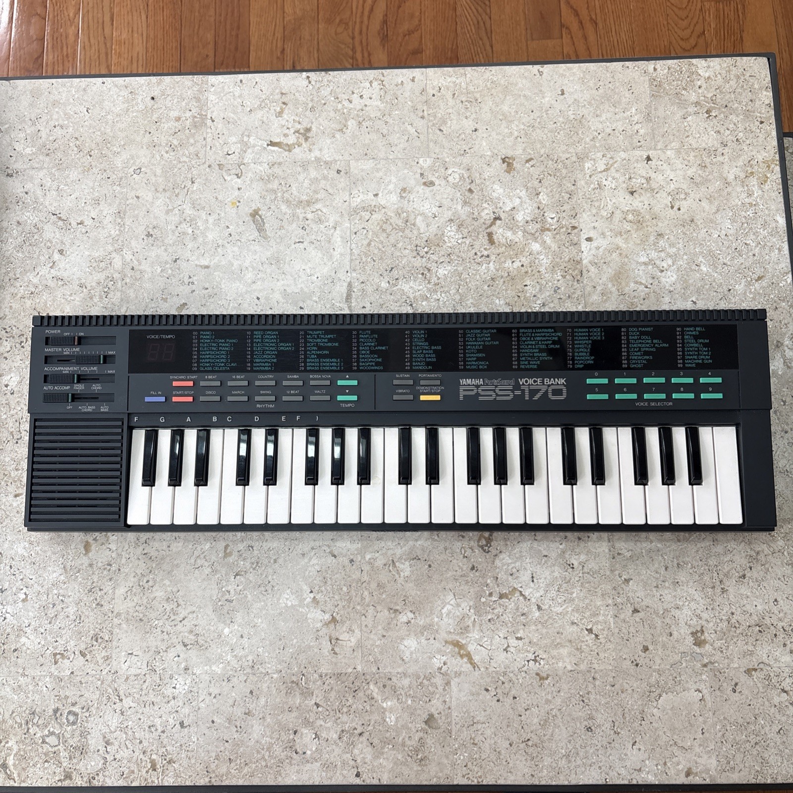 Yamaha Vintage Portasound Keyboard PSS-170 Voice Bank  100 Sounds 10 Beats