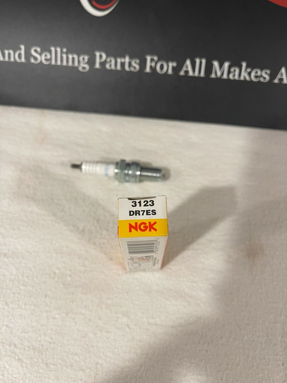 NGK Spark Plug DR7ES 3123 NOS Part
