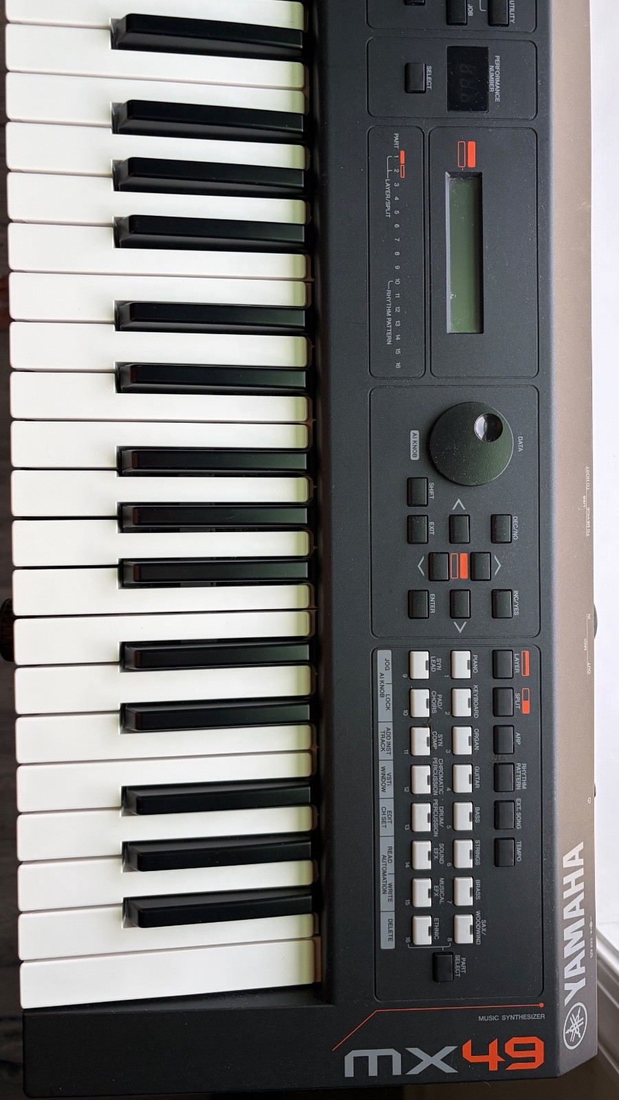 Yamaha MX49 Synthesizer(Black) – Excellent Condition