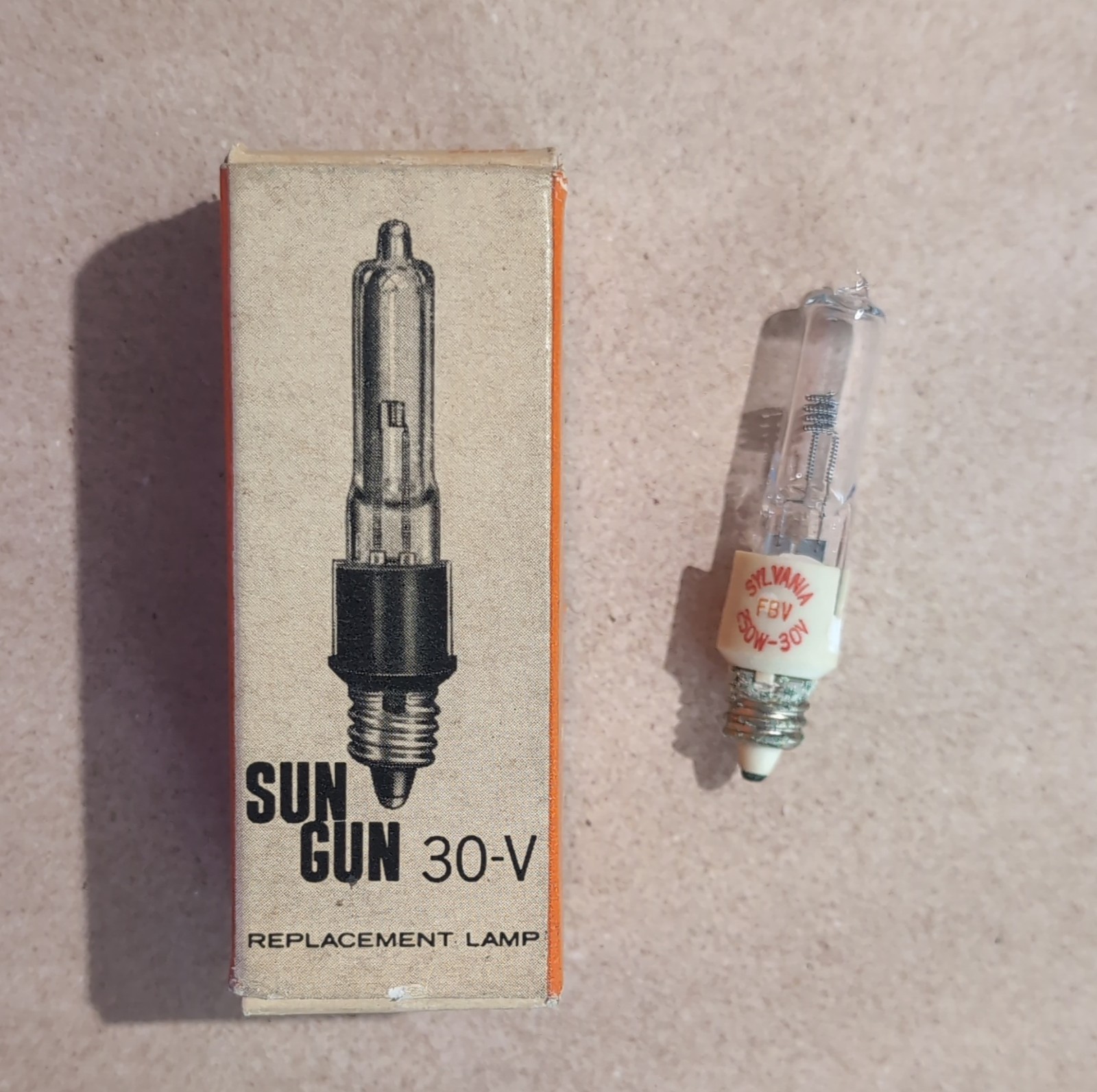 FBV Projector Lamp Sylvania FBV 250W 30V Sun Gun Compatible Movie Bulb