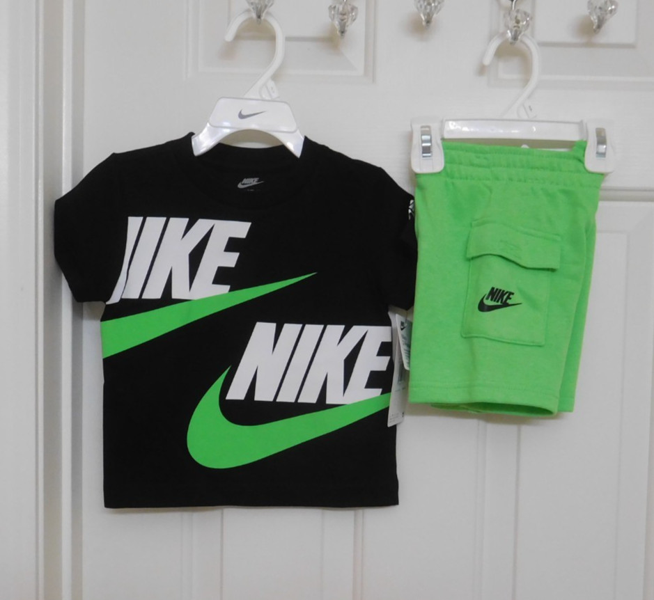 NWT 2pc Nike Black Green White Logo Shirt & Green Cargo Shorts Set sz 2t