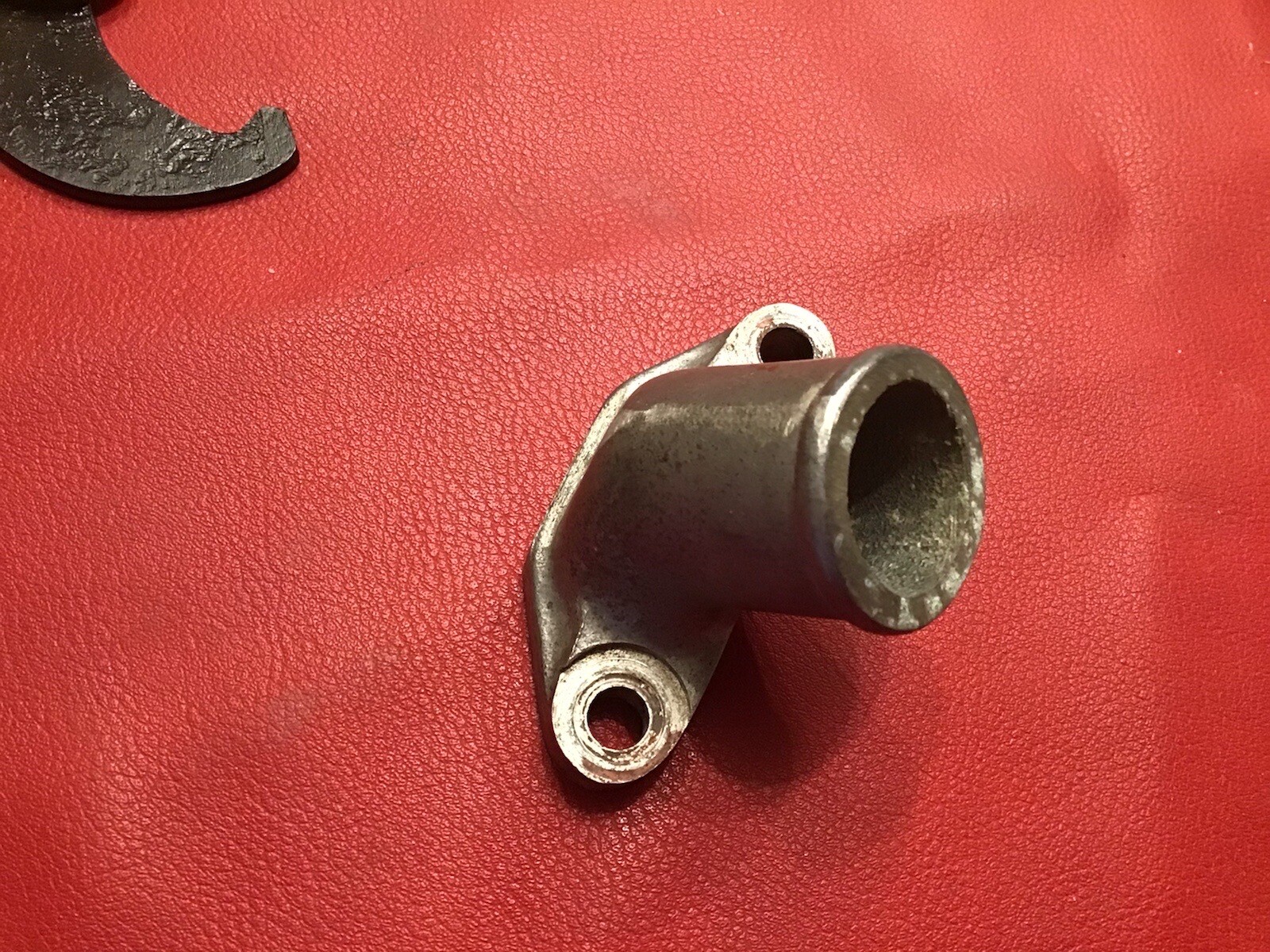 AUSTIN SEVEN 7 ENGINE CYLINDER HEAD COOLANT WATER SPOUT