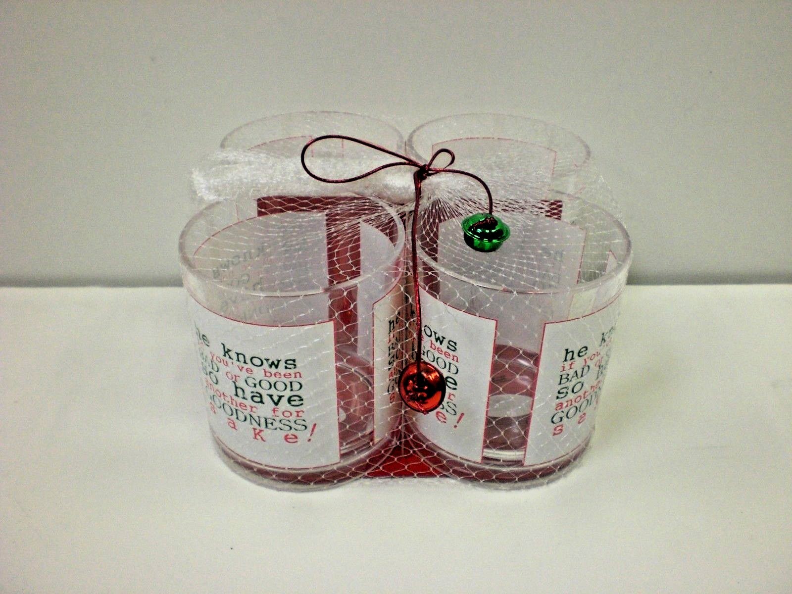 4pk Plastic Christmas Cup Set    "BRAND NEW IN NETTING"