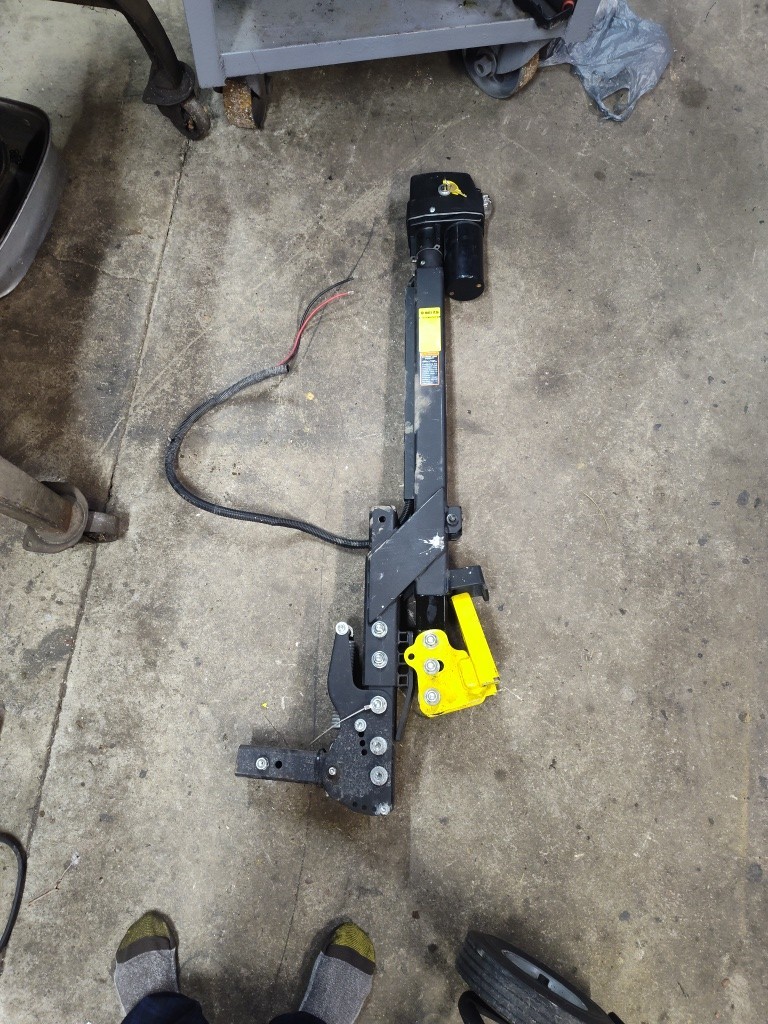 Wheel Chair Lift For 2 Inch  Hitch Reciever. Merits Health Brand. 12 Volt DC