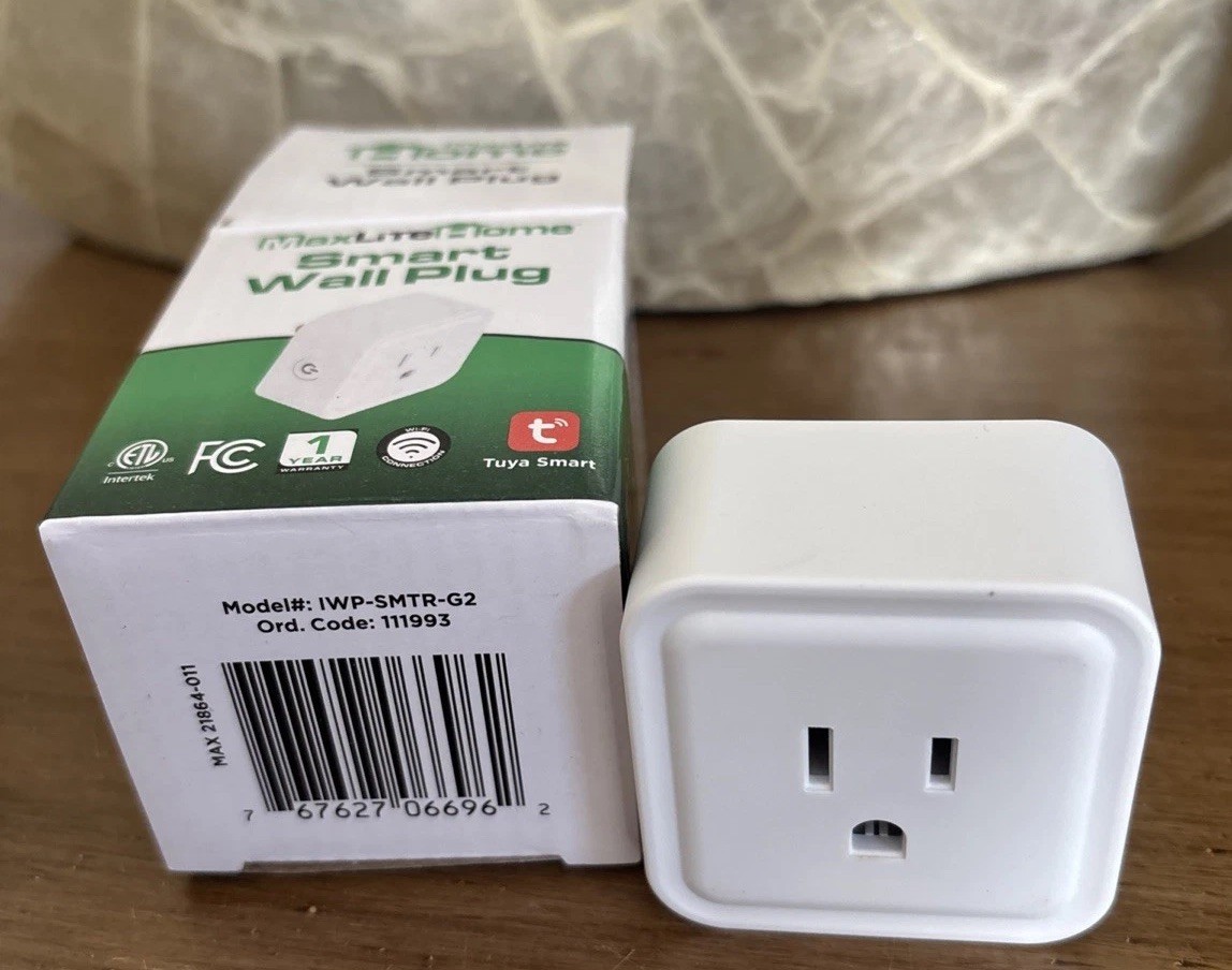 MaxLite WiFi Smart Wall Plug (Google and Alexa Compatible) NEW IN BOX
