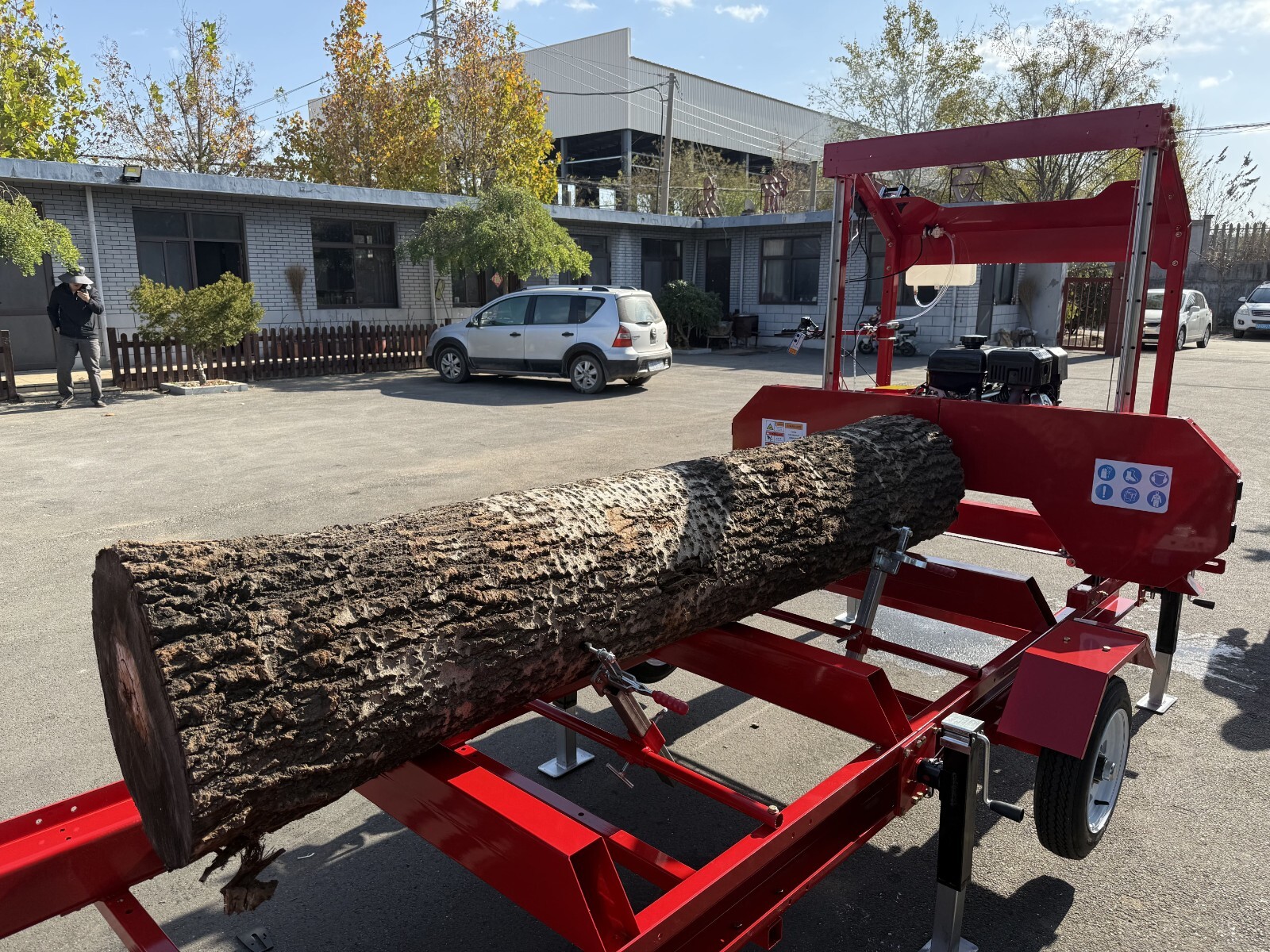 Max 32" Portable Sawmill 15HP 420cc RATO Gas Engine 19.7ft Rail Trailer & Tires