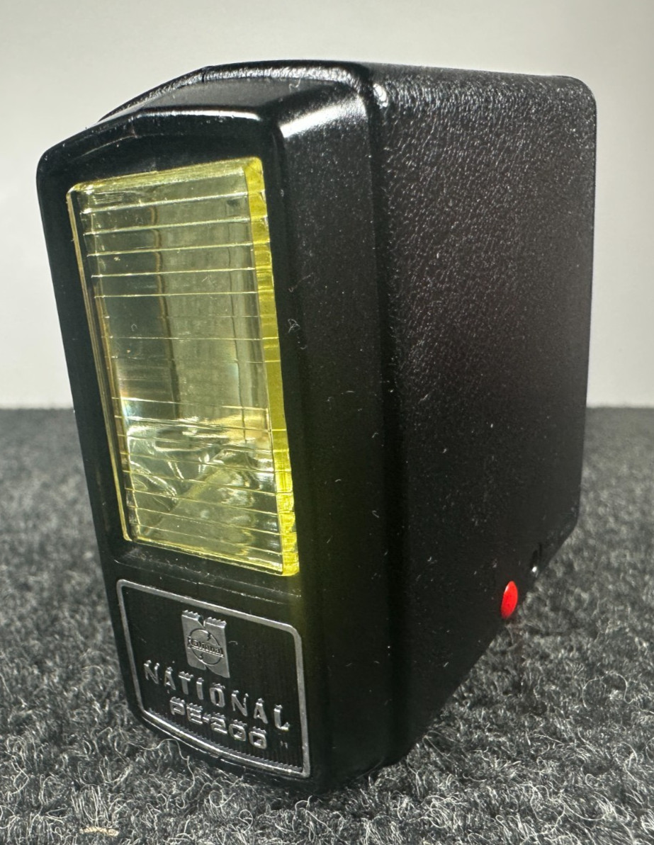 ☆ NATIONAL PE-200 - Shoe Mount Electronic Flash Case & Sync (VIDEO)☆Working ☆350