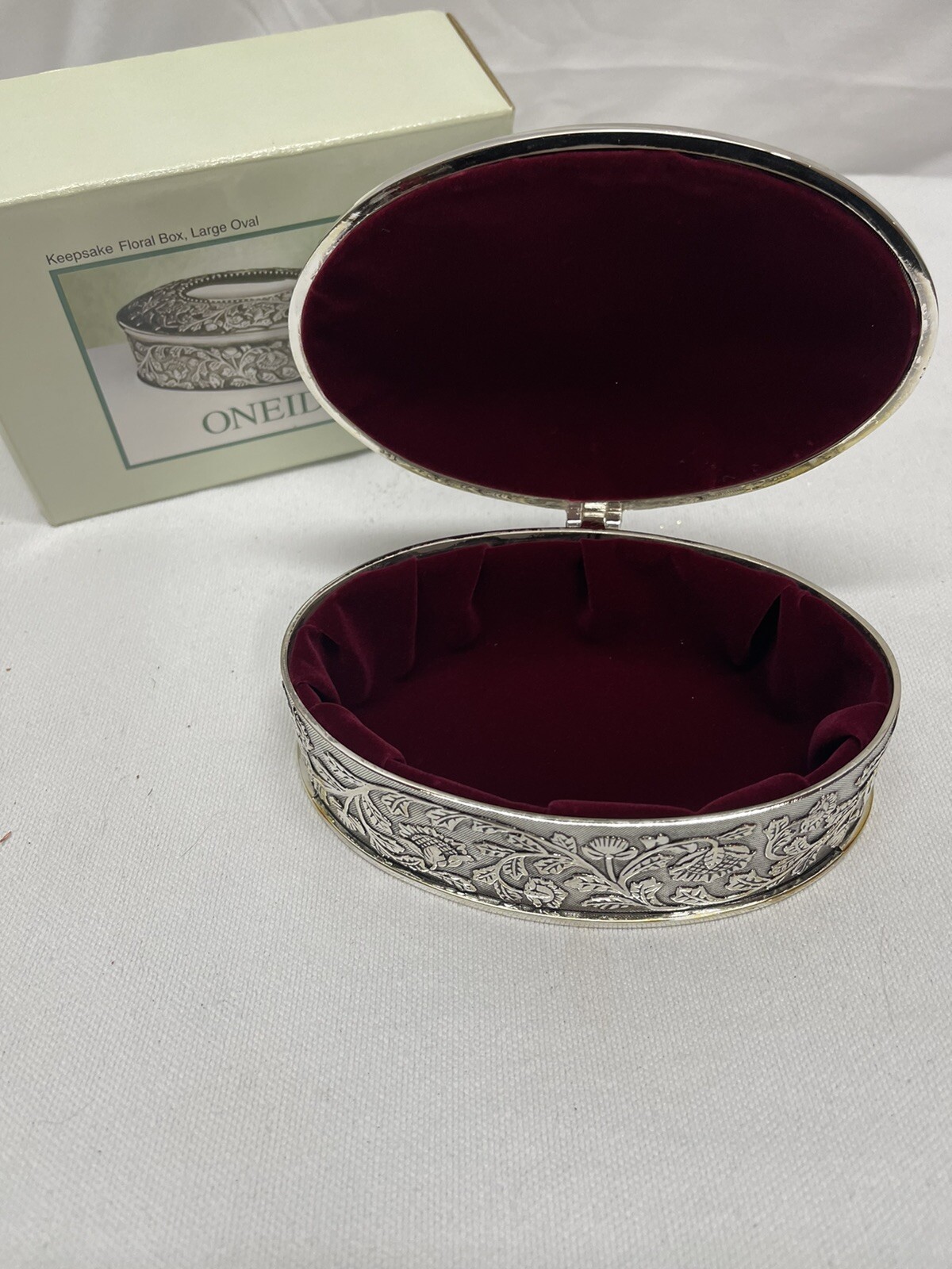 Oneida Keepsake Floral Box, Large Oval