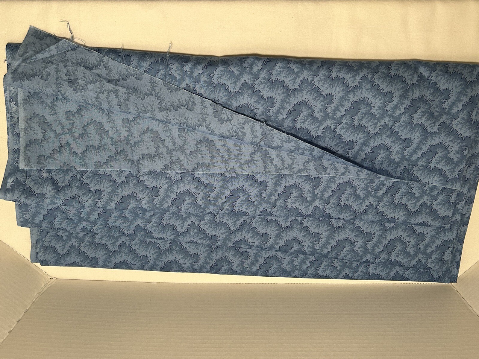 QuiltersCotton Fabric Yardage  Blue Swirl 3.5 Yards For Quilting Sewing Crafts