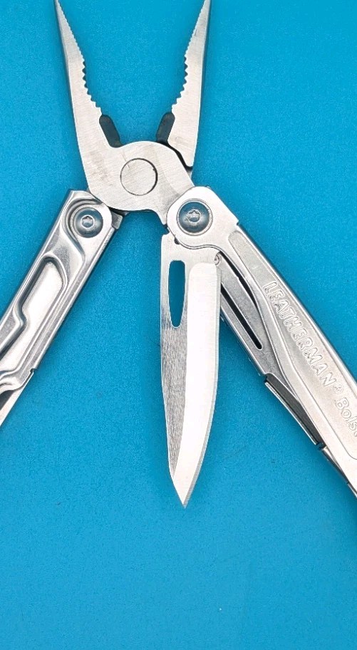 Leatherman Bolster 13 Tool Stainless Steel Multi-Tool!