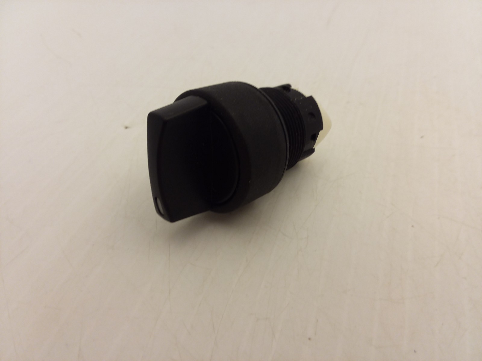 GENERAL ELECTRIC P9XSMW0N SELECTOR SWITCH KNOB 5-POSITION ROUND BLACK NNB