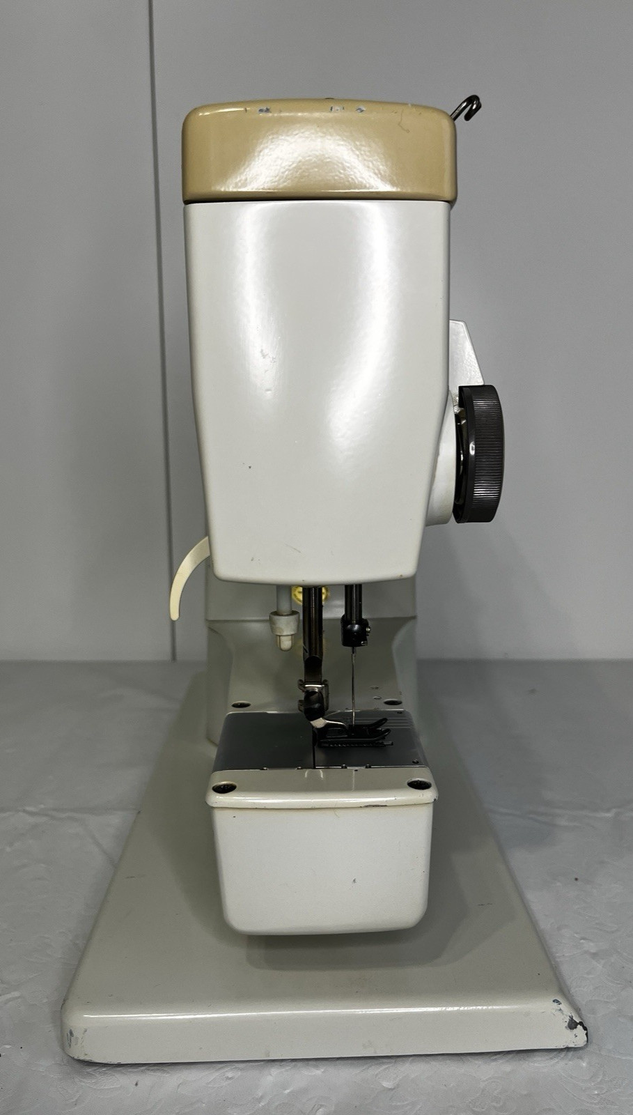 ELNA TSP 72c Sewing Machine w/Case **For Parts**