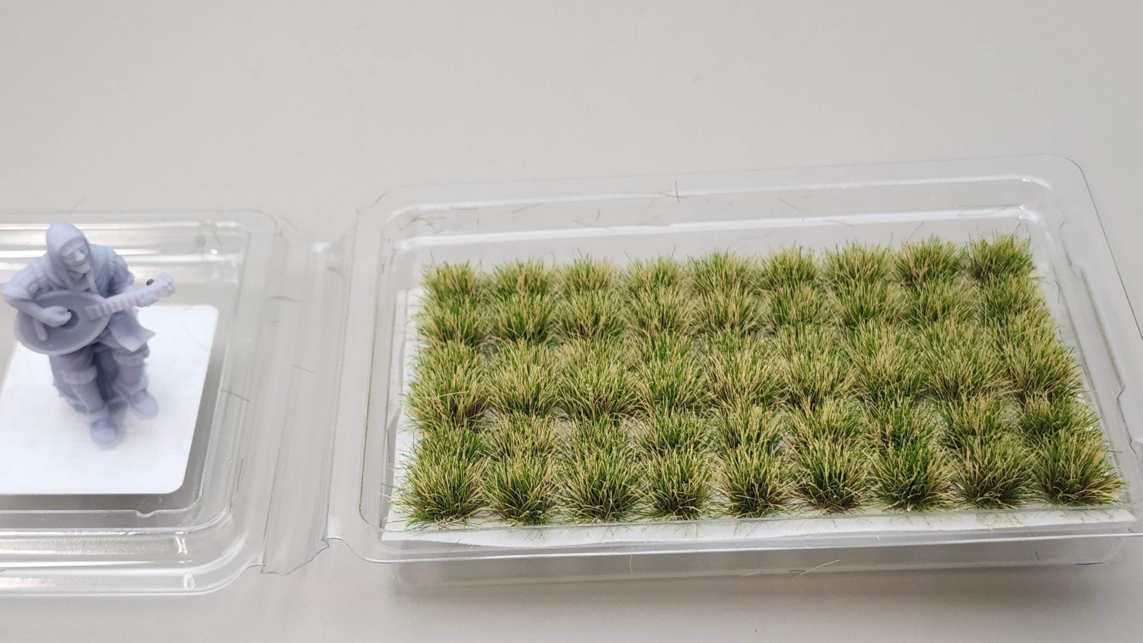 JHT - Autumn Green Model Grass Clusters - Self Adhesive Grass Tufts - 8mm height
