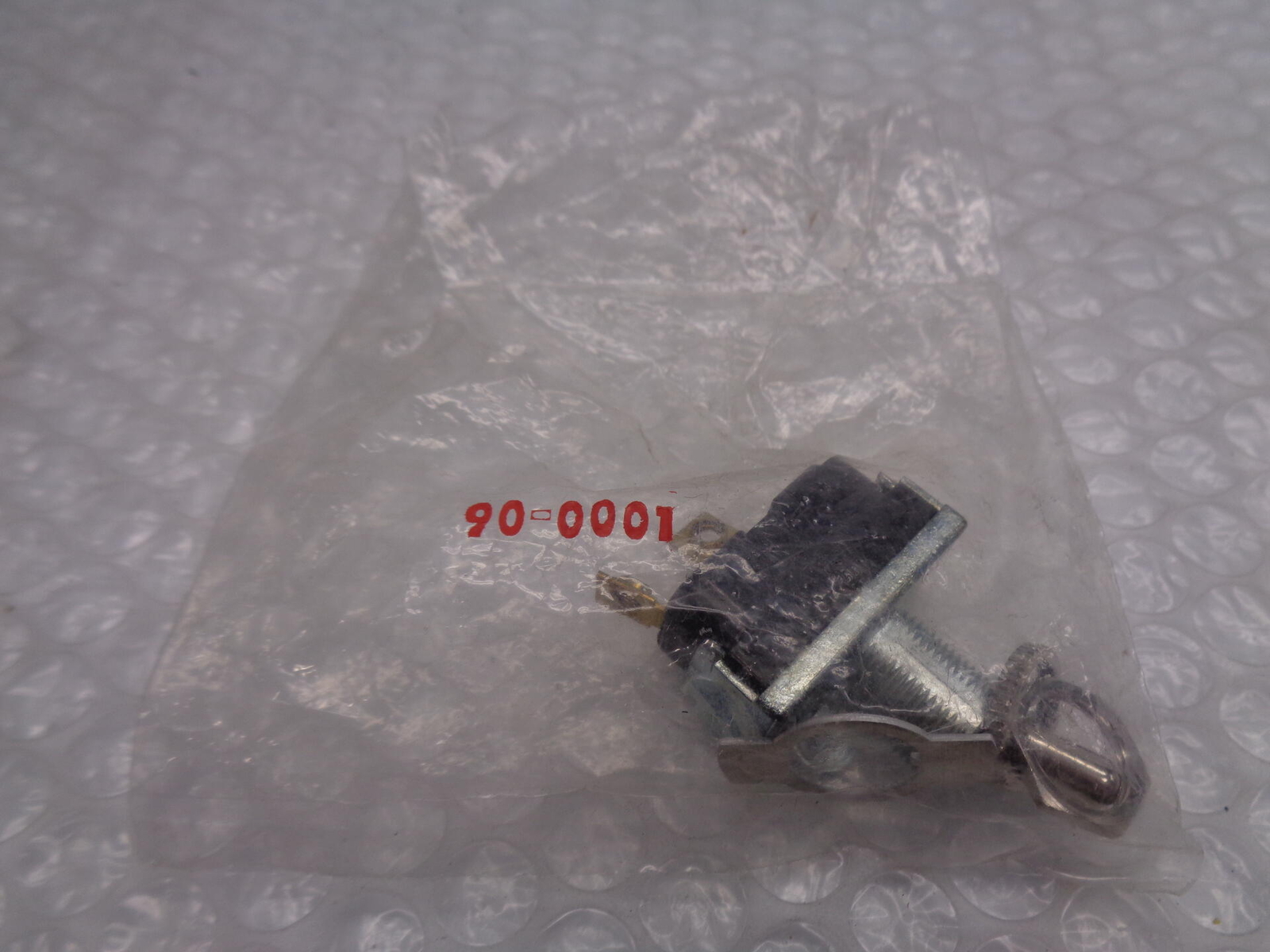 INDUSTRIAL SPARE 90-0001 TOGGLE SWITCH NSNP