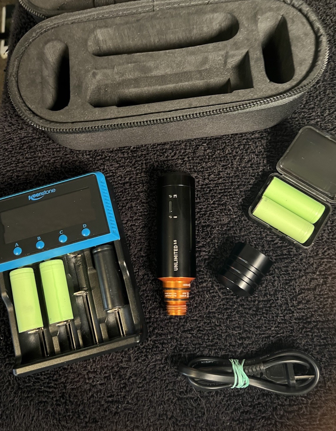 Cheyenne sol nova unlimited 3.5. Black LED Rechargeable w/ Case & Batteries