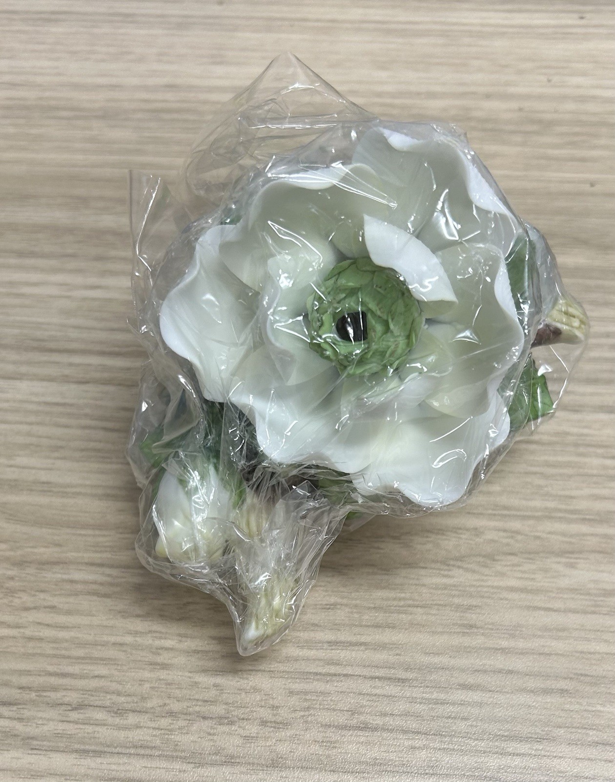**New in Box**  Vintage Lighted Porcelain Magnolia Nightlight Flower #12426