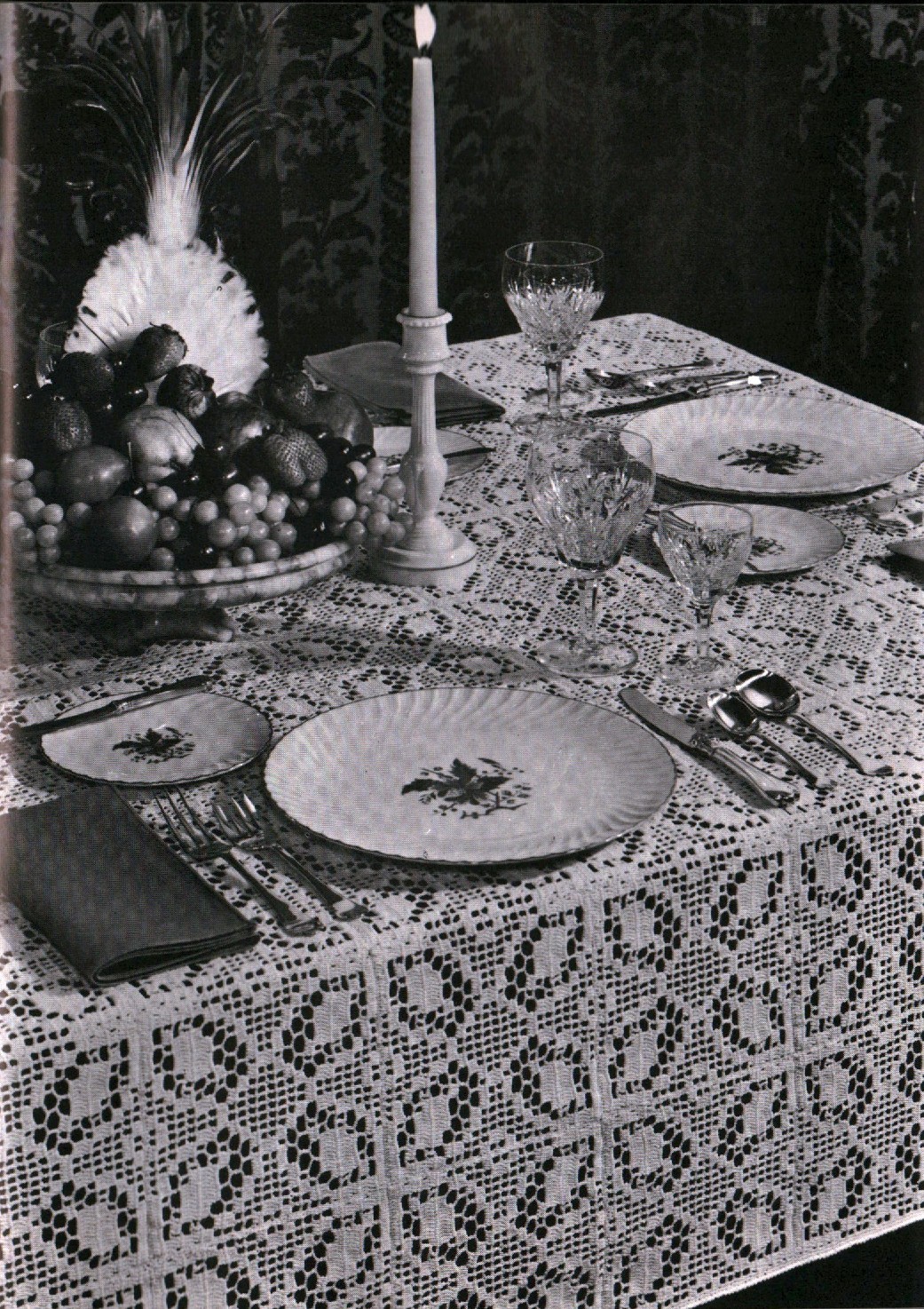 Priscilla Tablecloths & Bedspreads | Coats & Clark 164