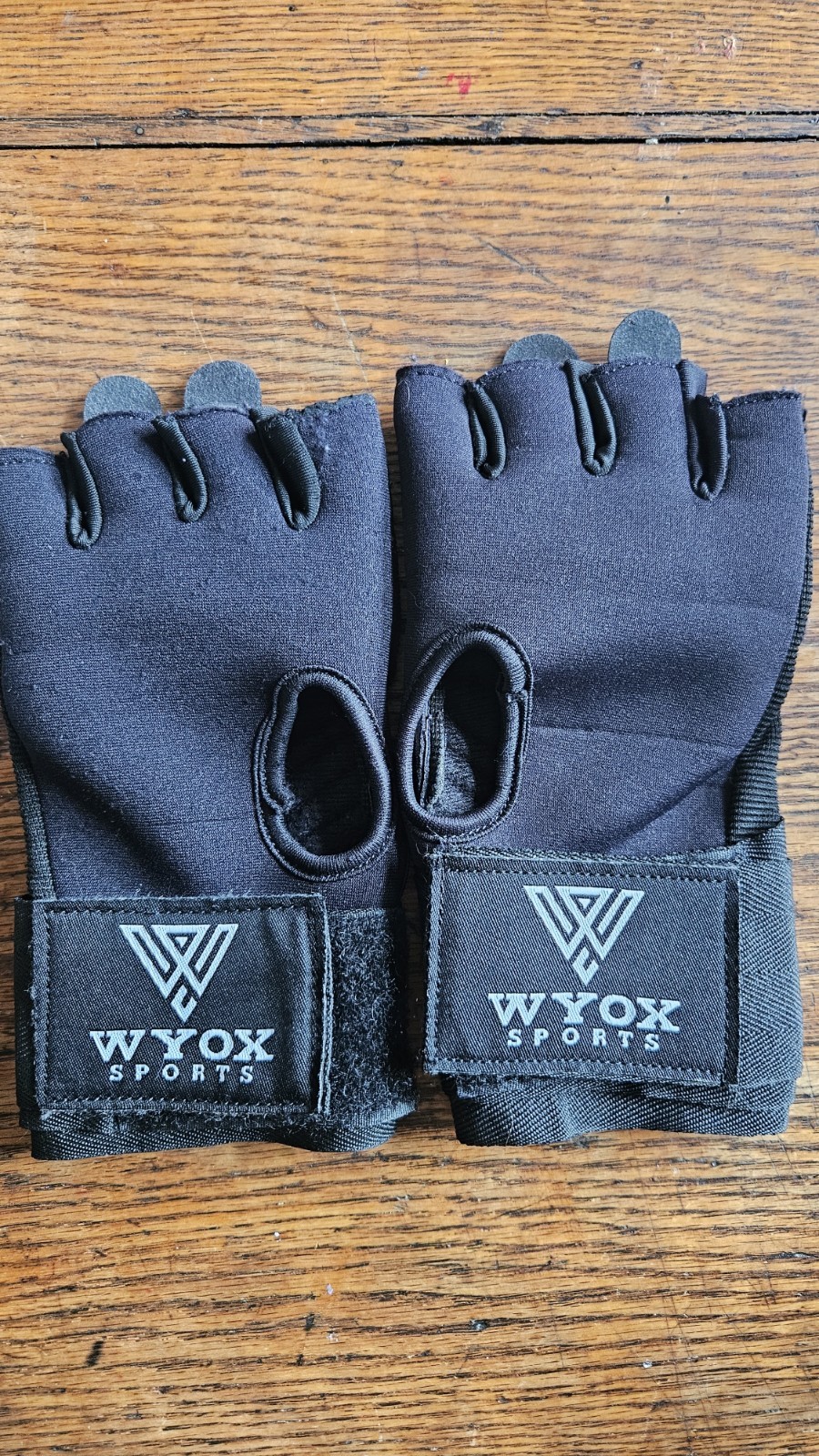 Wyox Sports Half Finger Gym Training Gloves Black S/M Neoprene Gel Wrist Wrap