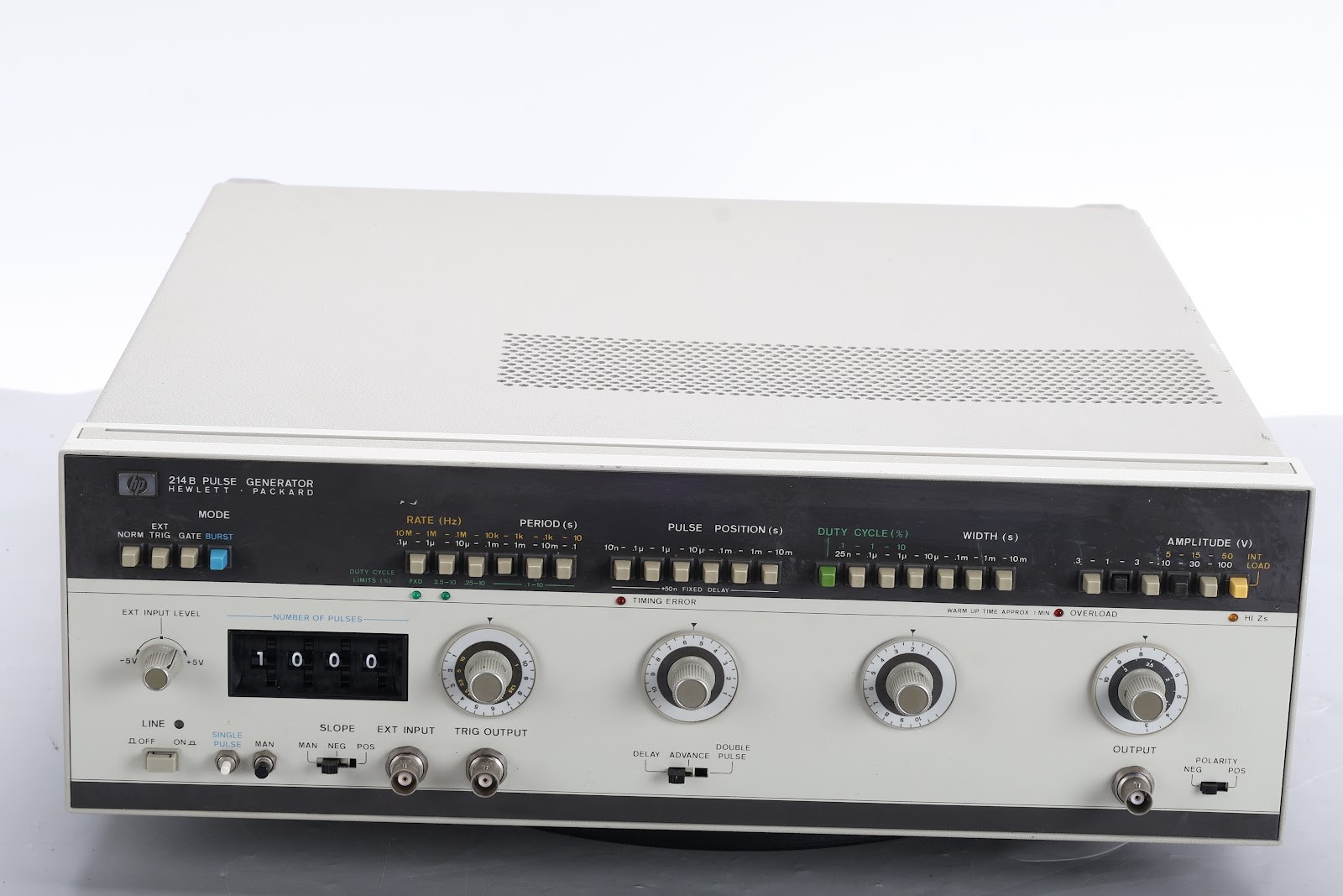 HP 214B Pulse Generator With Option: 1*001 - Fair Condition