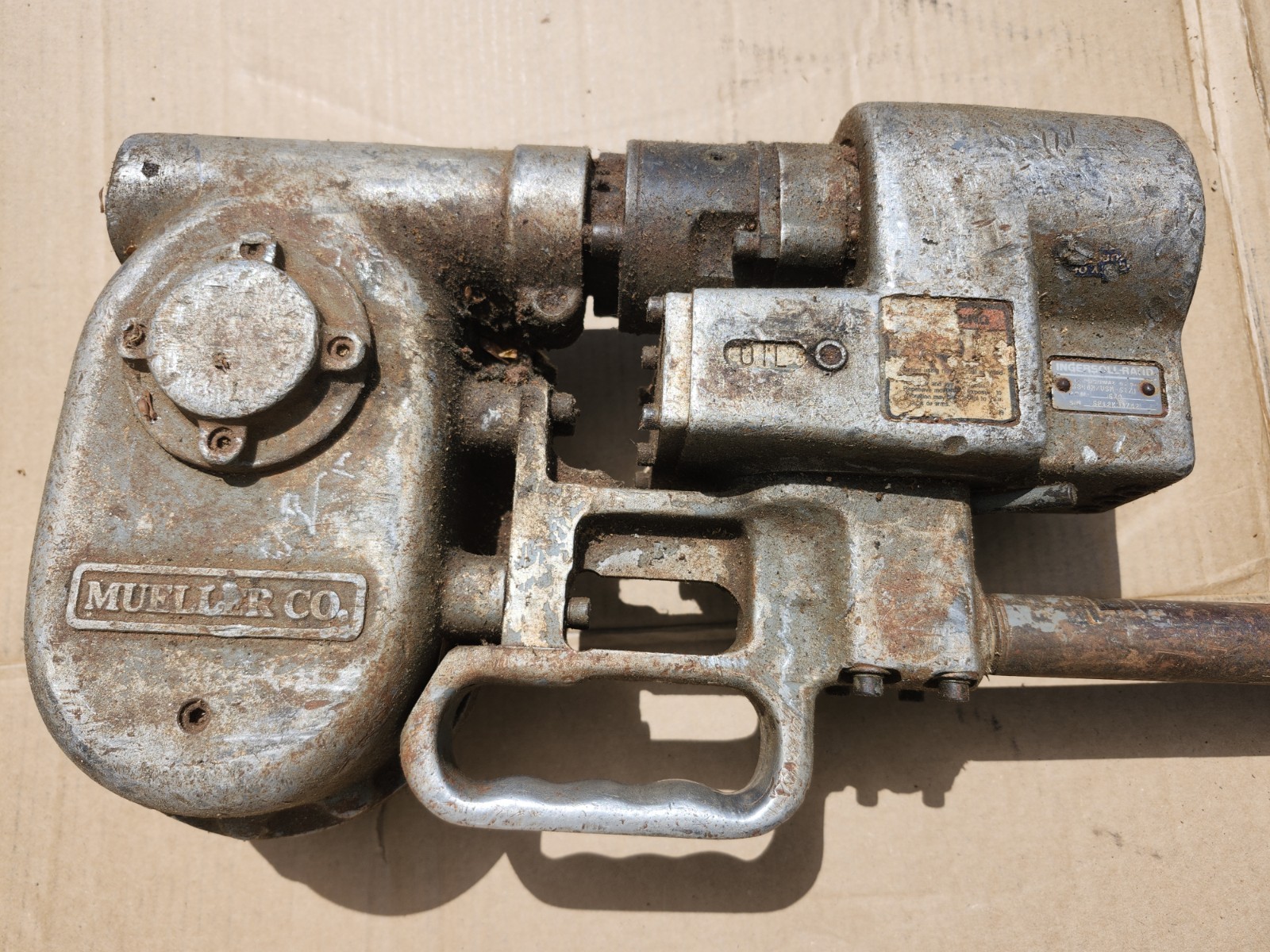 Mueller Model H604 Model 4 Pneumatic Tap Machine