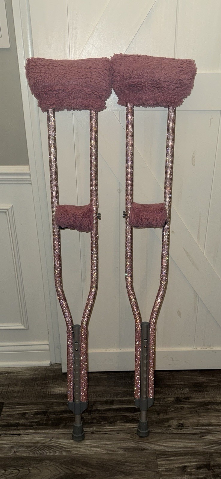 Adjustable Standard Crutches, Custom , Aluminum with Underarm Pads and Handgrips