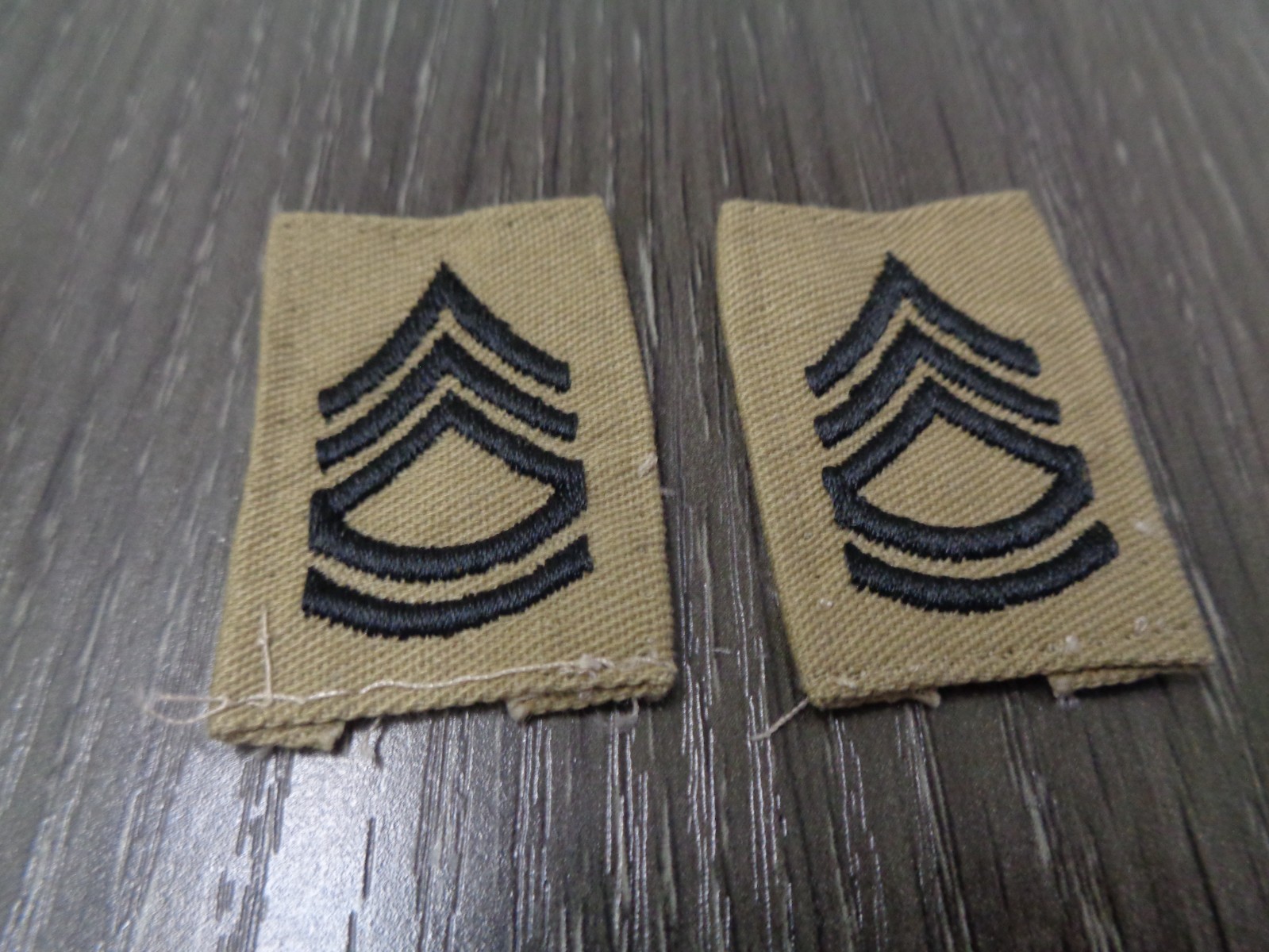 DESERT TAN  US ARMY Sergeant First Class COLLAR DEVICE PATCH  USED SFC