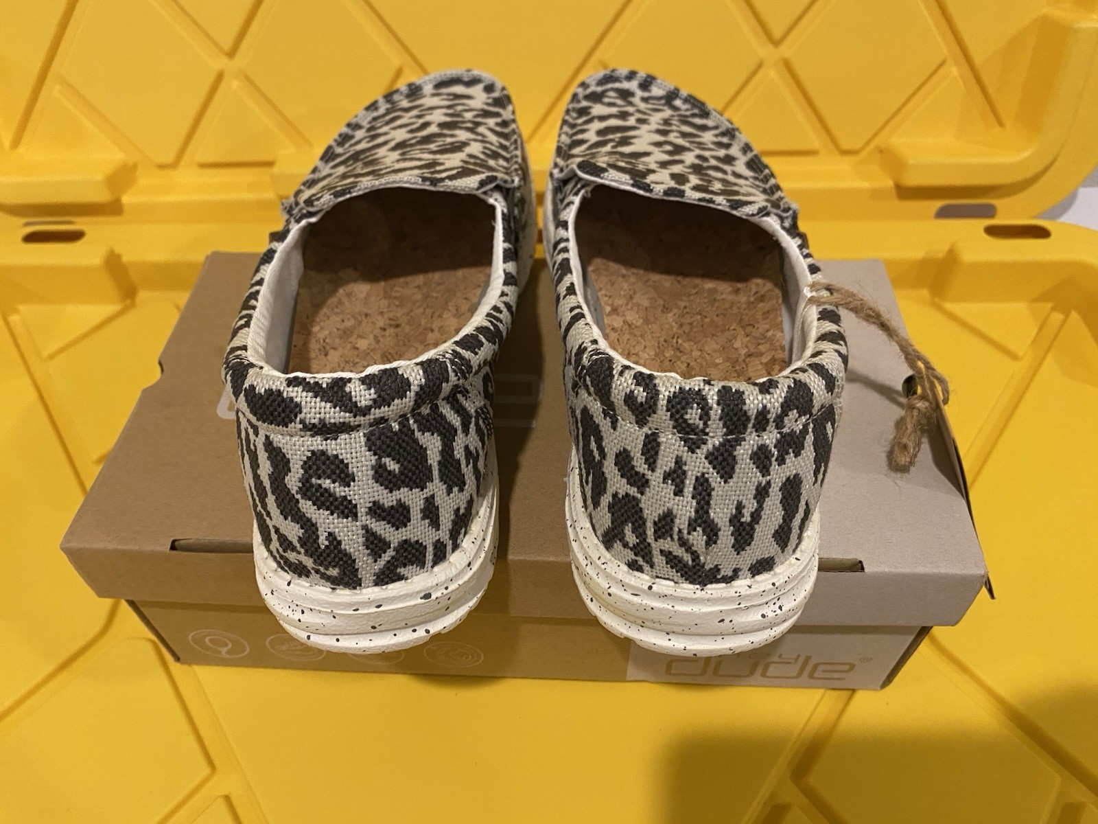New In Box Hey Dude Women Wendy Woven Cheetah Grey Shoes Size 7