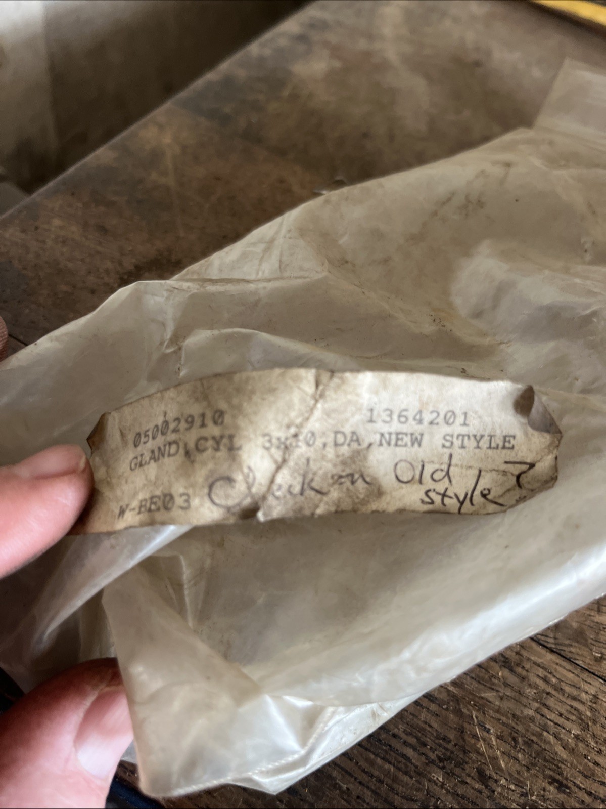 NOS Hydraulic Gland 1364201