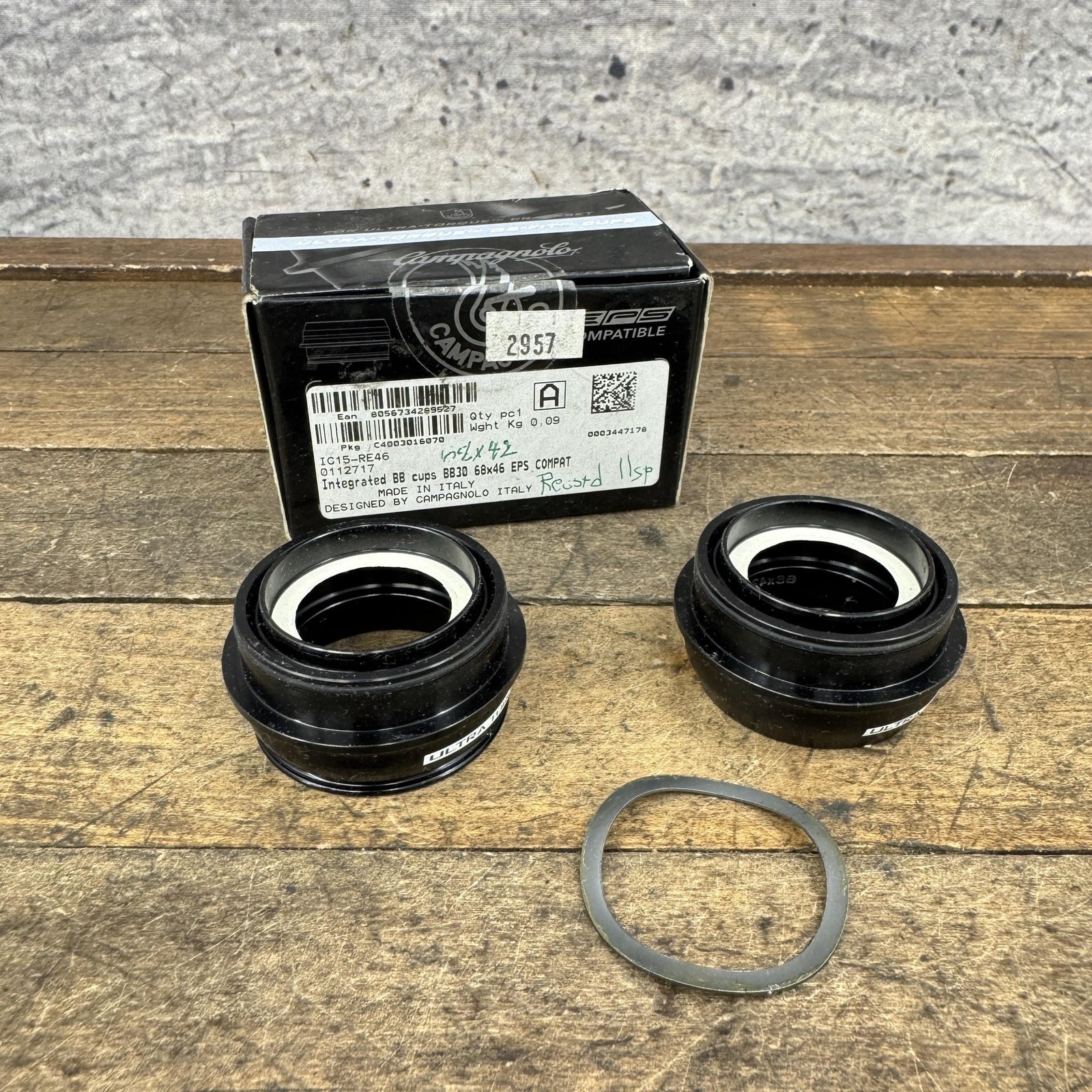 Campagnolo BB30 Bottom Bracket Cups 68x42 EPS Ultra Torque Black Road Parts