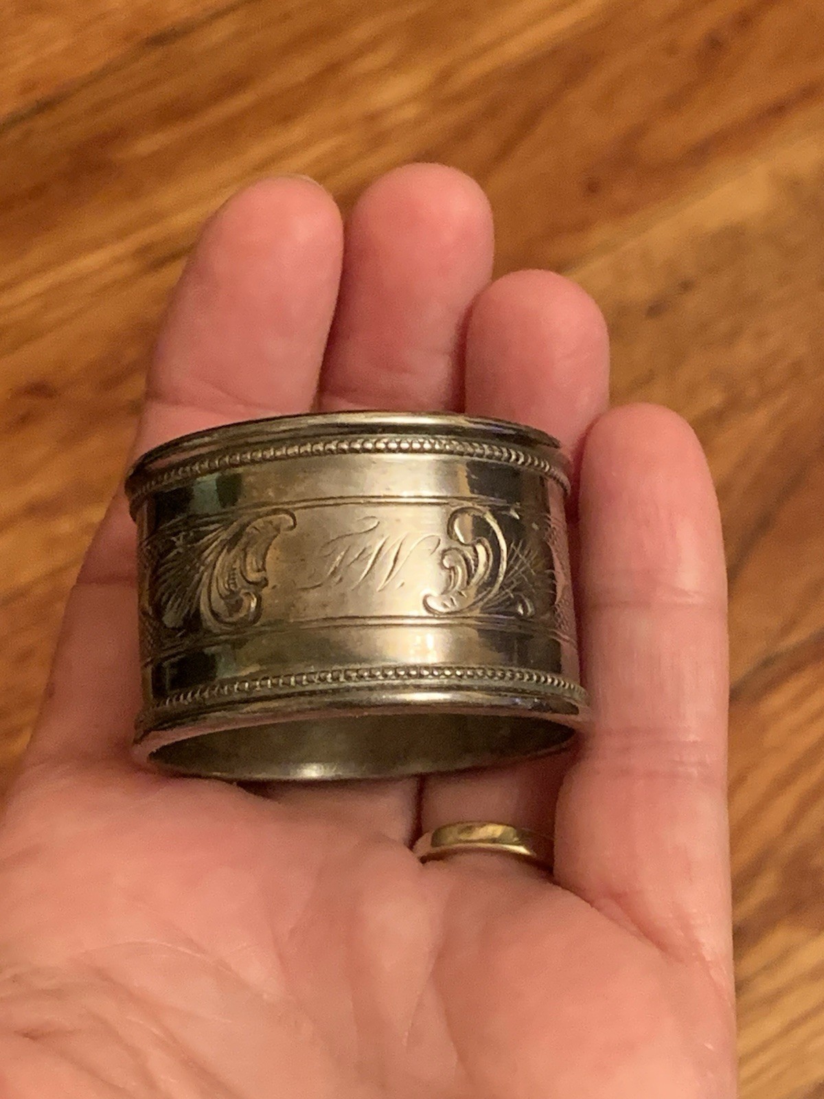 Sterling Silver napping ring antique , not marked, tested, 26 grams