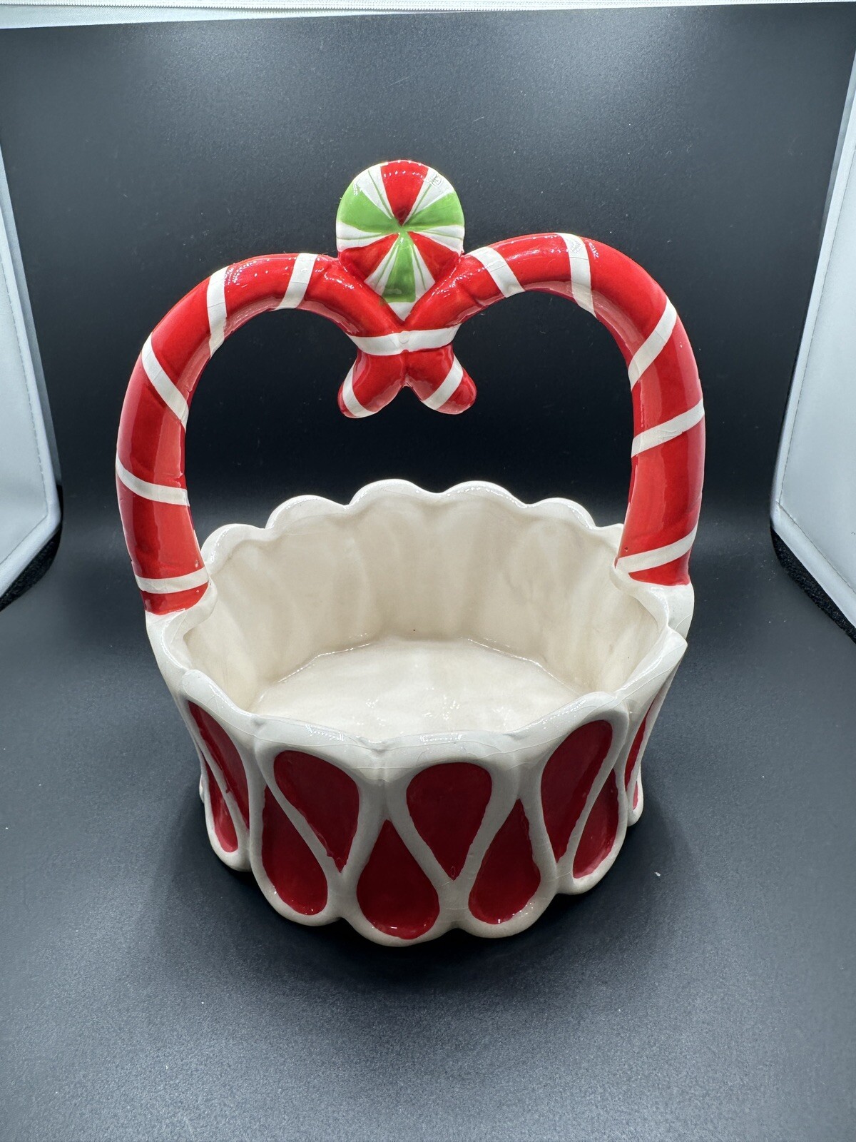 Ceramic Peppermint Basket