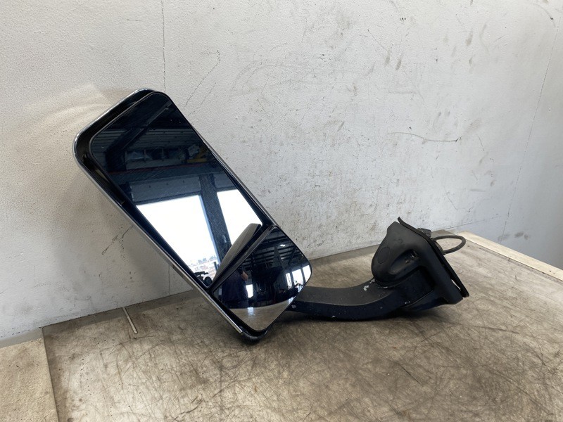 2014 Freightliner Cascadia 125 Mirror A2269637002 (613-15252)