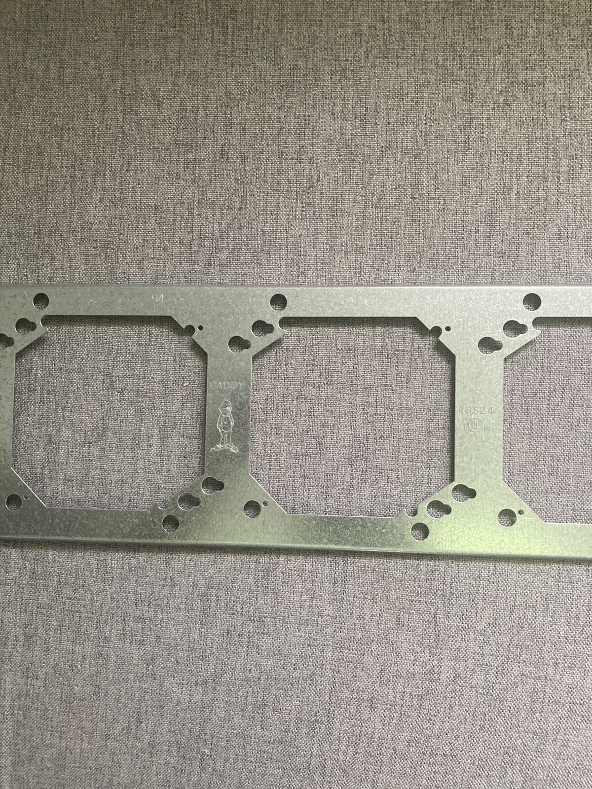 nVent Caddy Caddy RBS24 4-Box Mounting Bracket