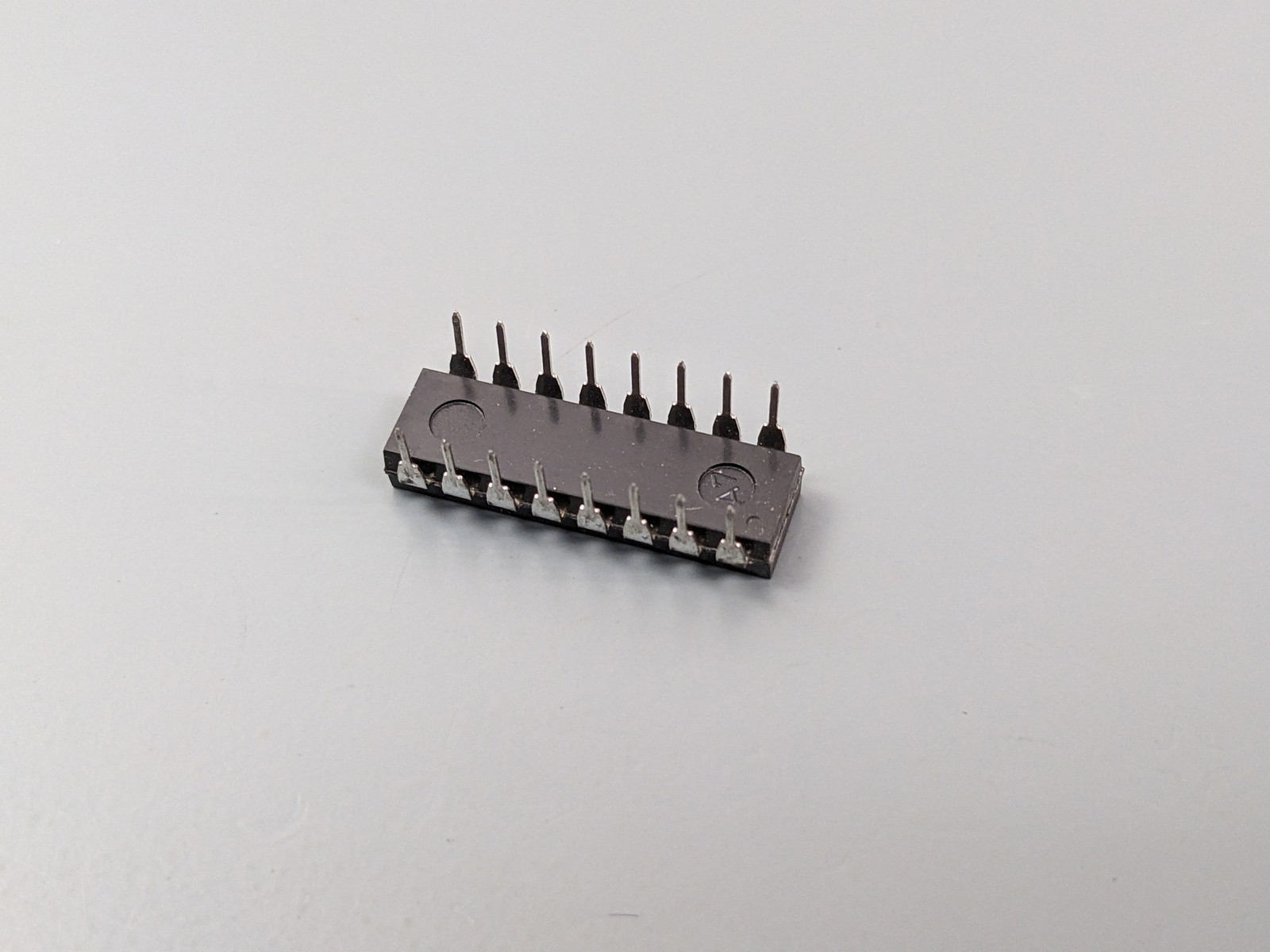 (2) DS8833N Quad Tri-State Bus Transceiver ICs
