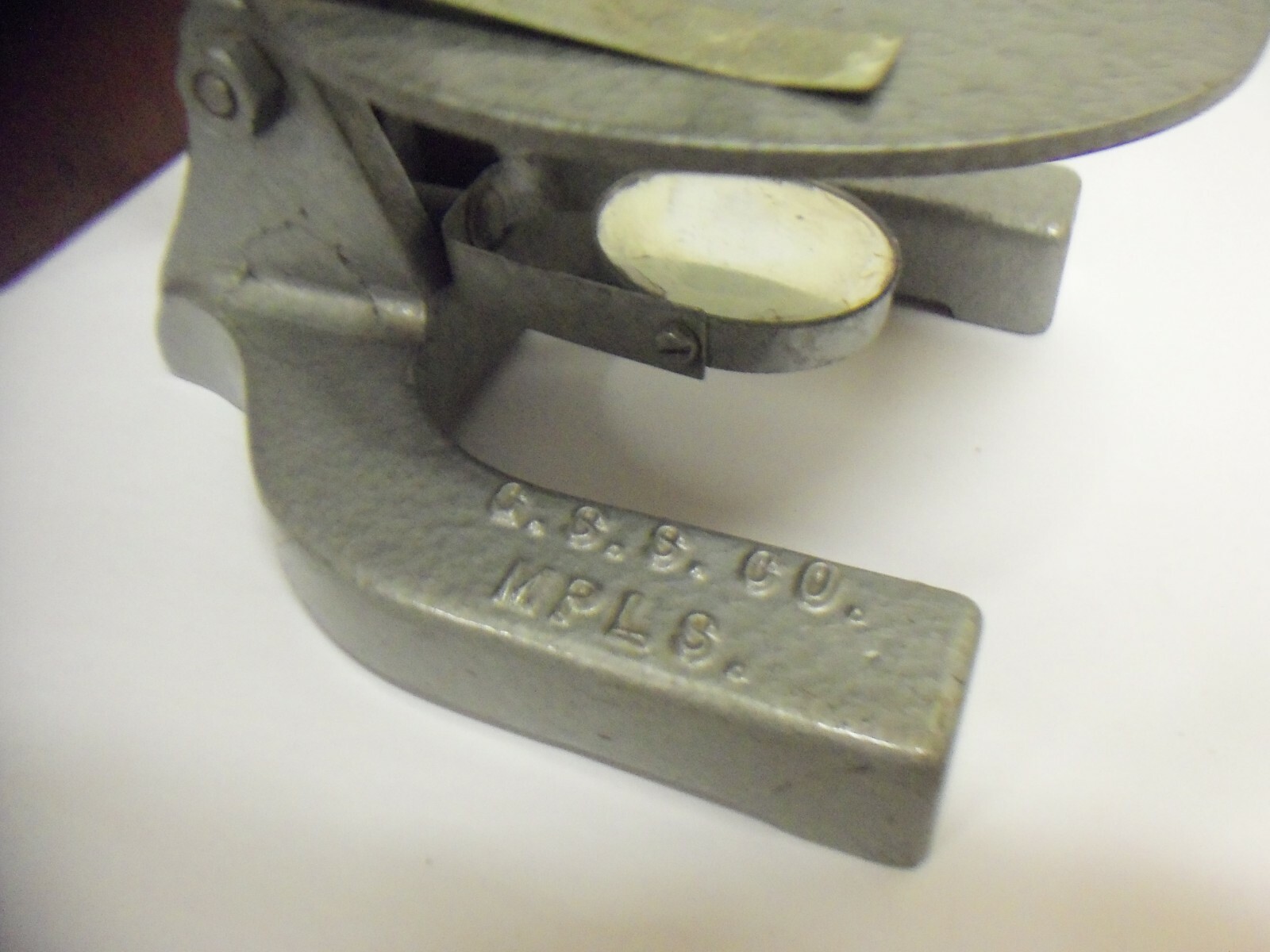 Vintages G.S.S. Co. MPLS. M16 Microscope Unit 75X - 150X Power Elementary Scienc