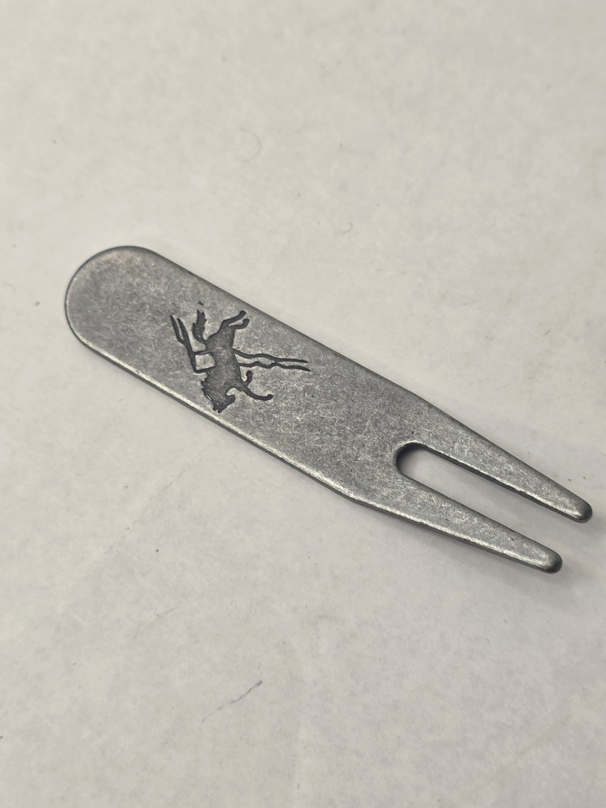 Vintage USA Golf Divot Repair Tool Deer Elk Logo Metal 2-Prong Pitch Mark Tool