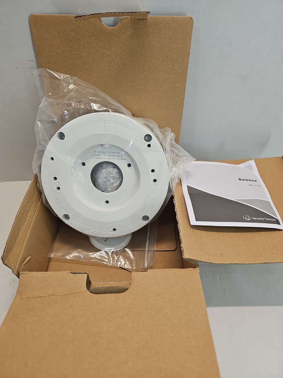 Hanwha Vision SBV-A14B Mounting Box Bracket for camera