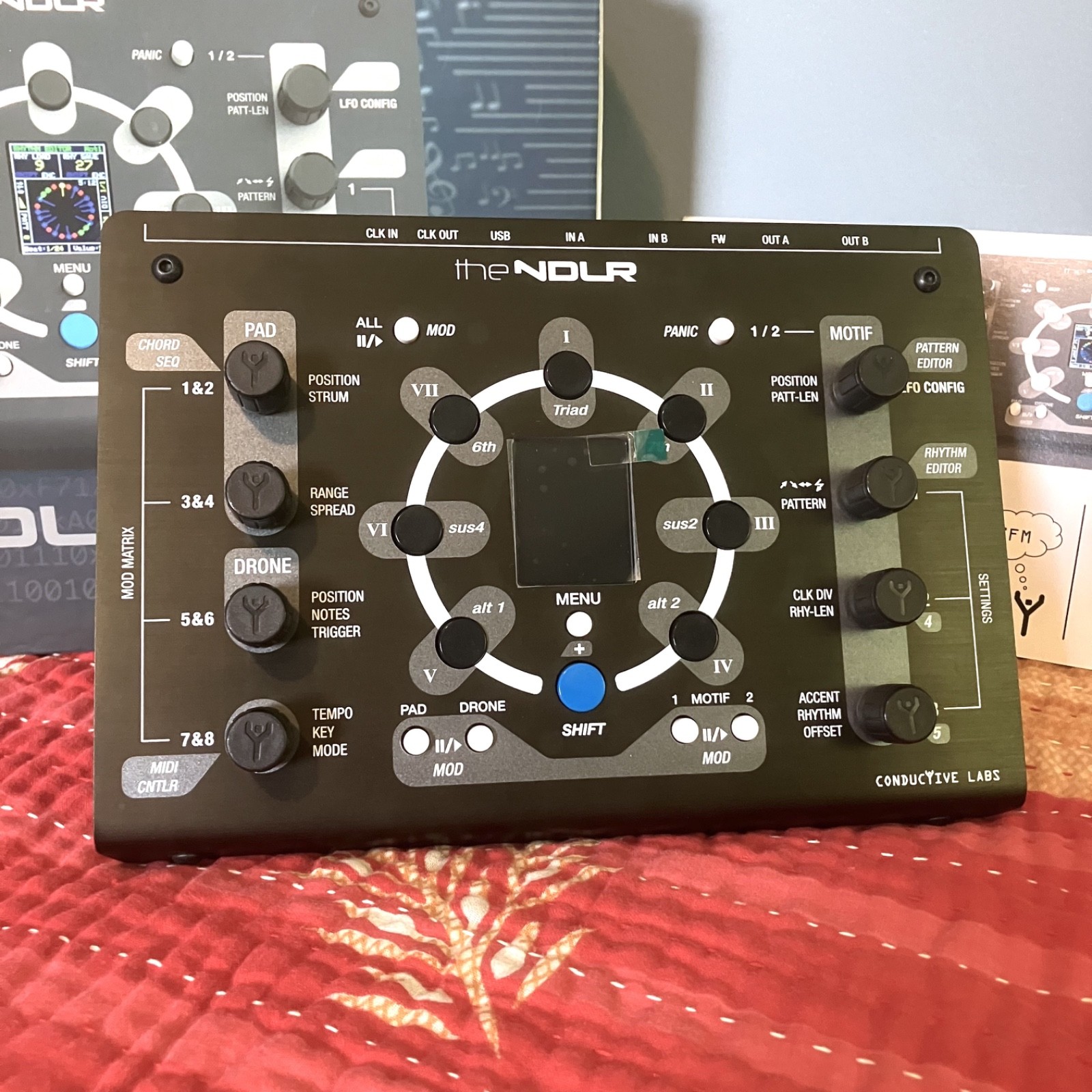 Conductive Labs – The NDLR – 4-Part MIDI Arpeggiator/Sequencer – Wood Sides