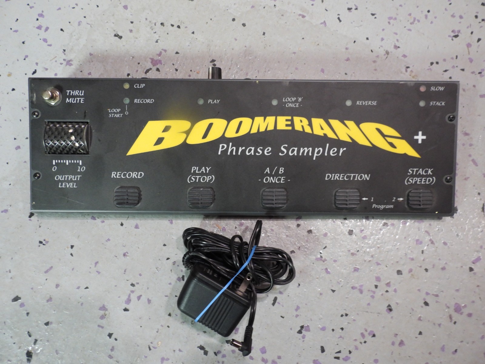 Boomerang + Plus  Looper Sampler Effects Pedal Phrase Sampler w/Power Supply