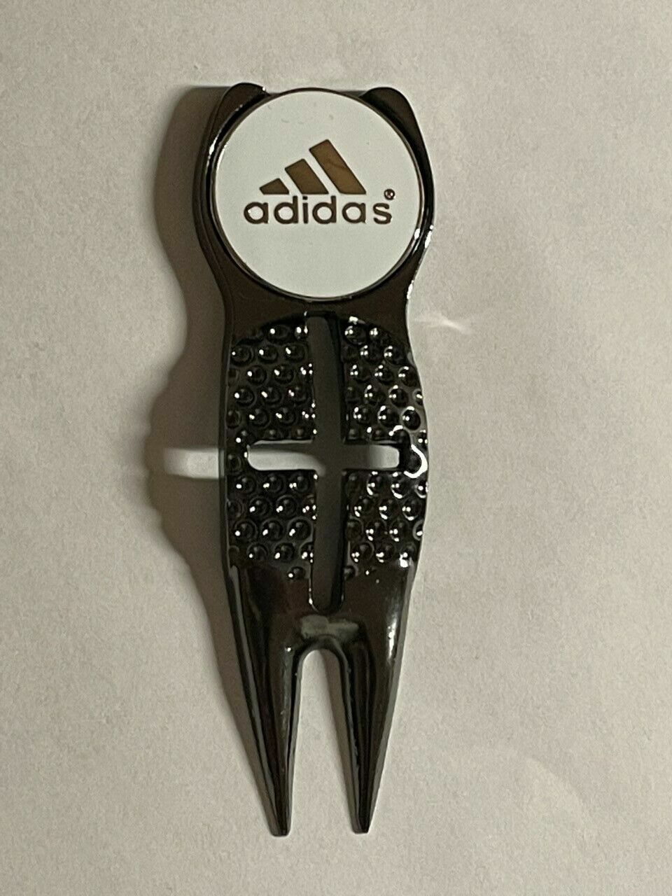 Crosshairs Divot Tool & 1" Adidas Flat Coin Style Golf Marker - A Beauty!