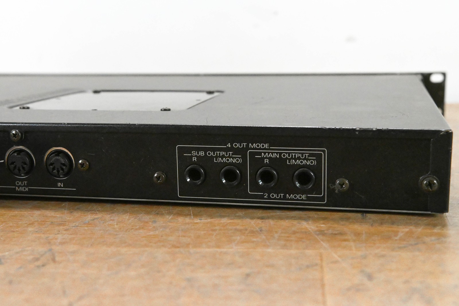 Roland JV-880 Multi Timbral Synthesizer Module CG011TE
