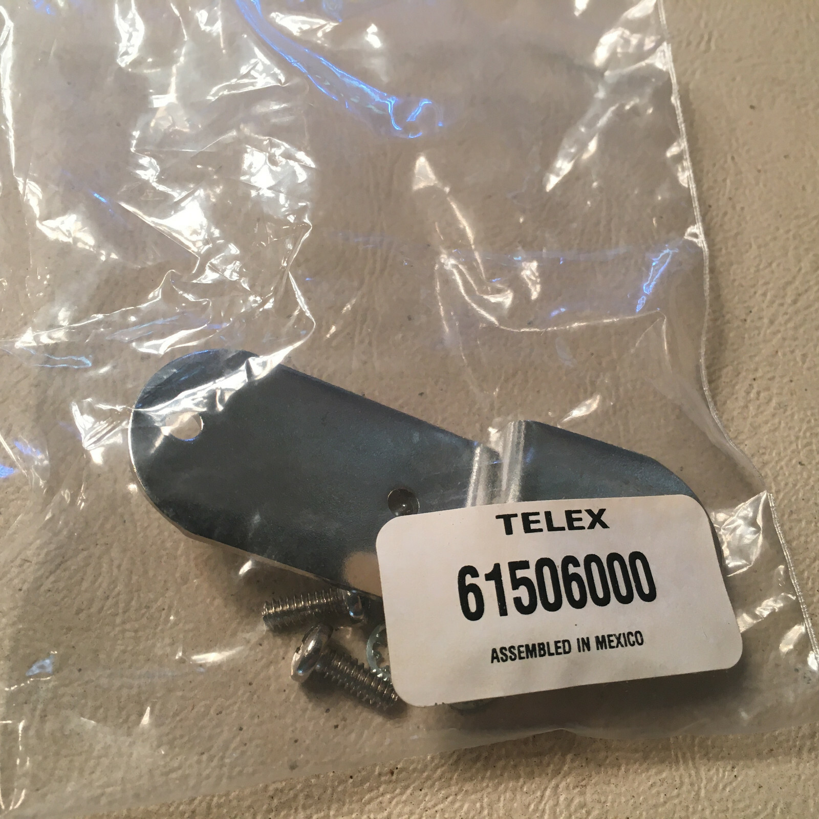 Telex 61506000 Microphone Hangar Bracket, NOS