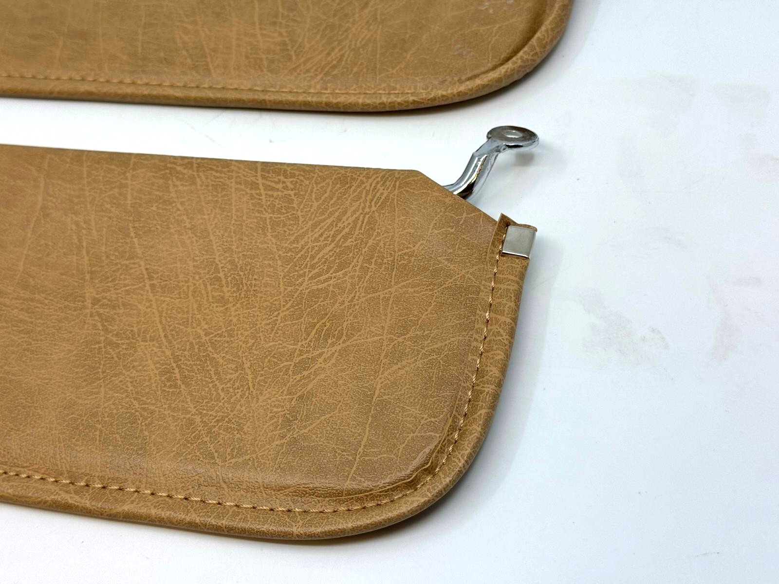Sunvisor Pair With Bracket for Corvette C3 Stingray 69-76 L+R 2pcs Saddle Brown