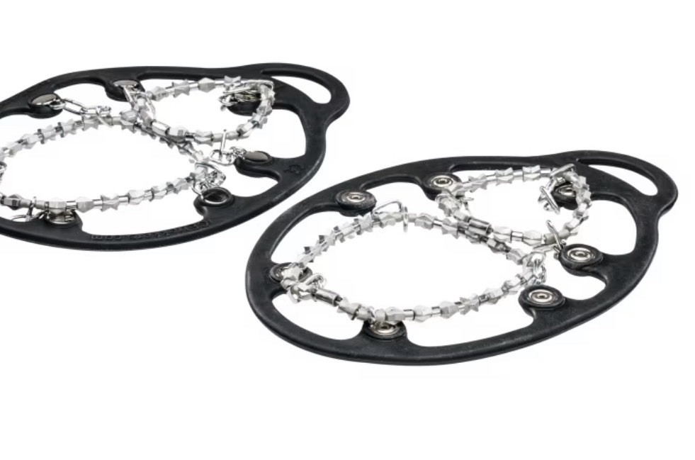 Yaktrax Chains Size Medium (M=6-9 W=7.5-10) New SKU 08521