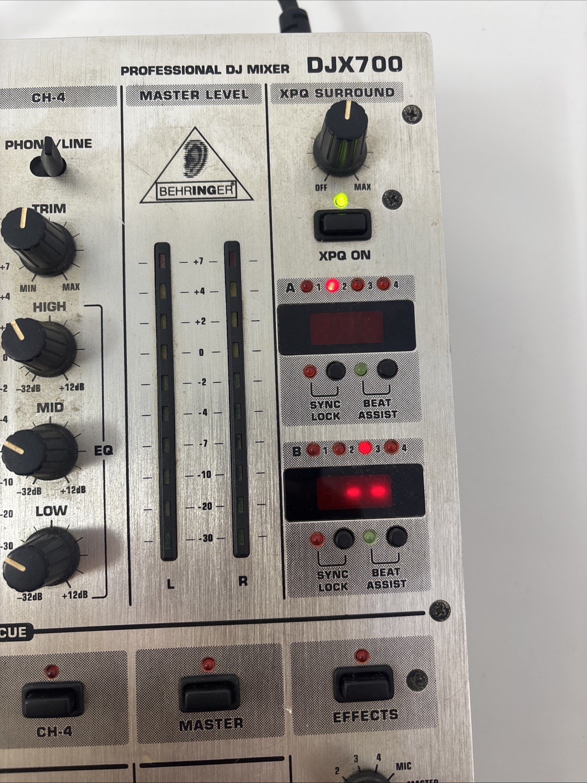 Behringer Professional DJ Mixer DJX700