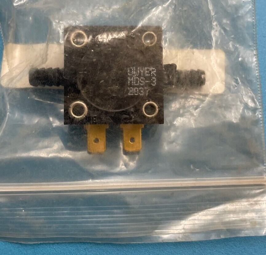 Dwyer MDS-3 Pressure Switch NEW