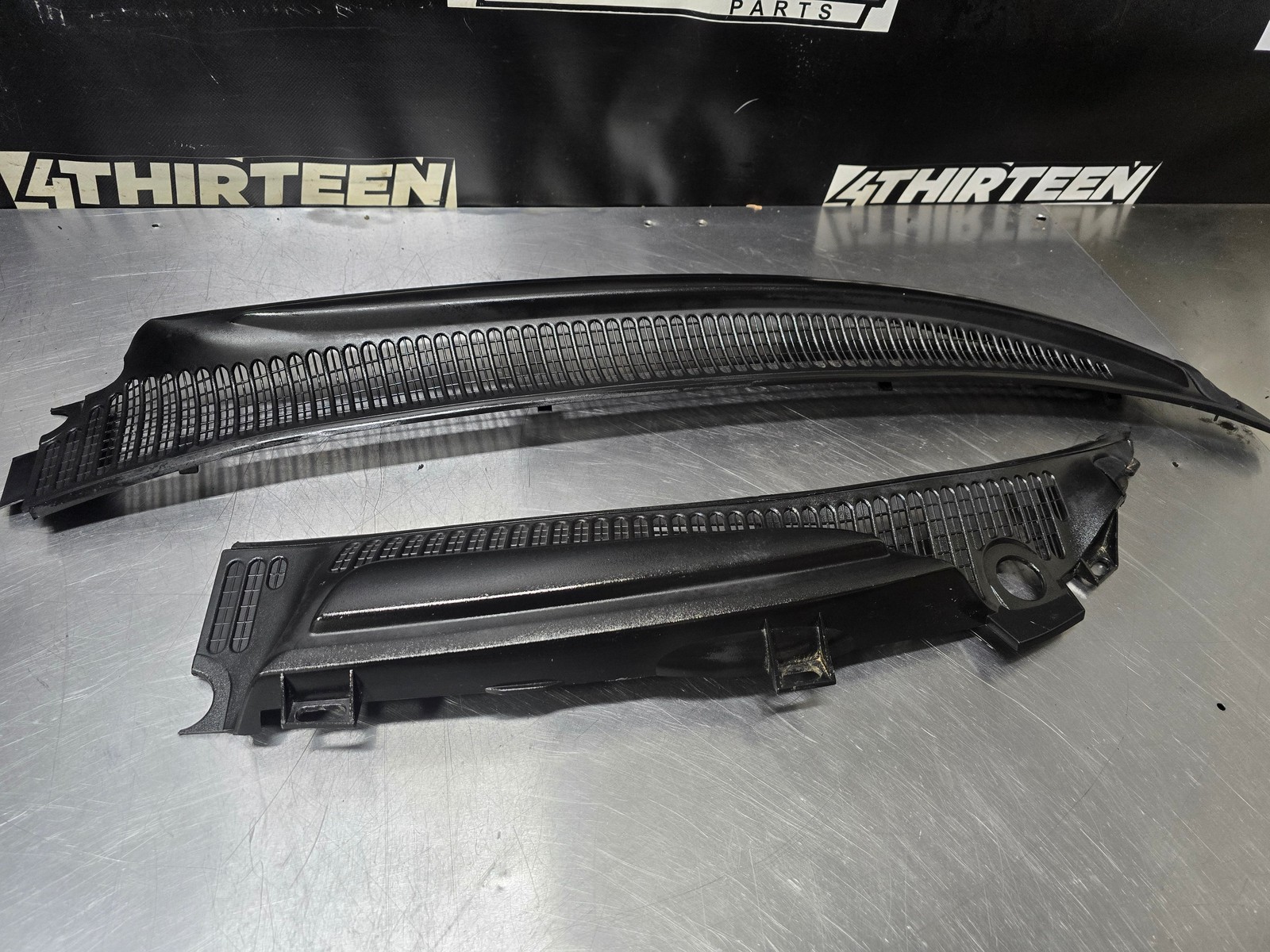 2004 2005 2006 PONTIAC GTO FRONT HOOD COWL VENT PANEL ASSEMBLY #N35